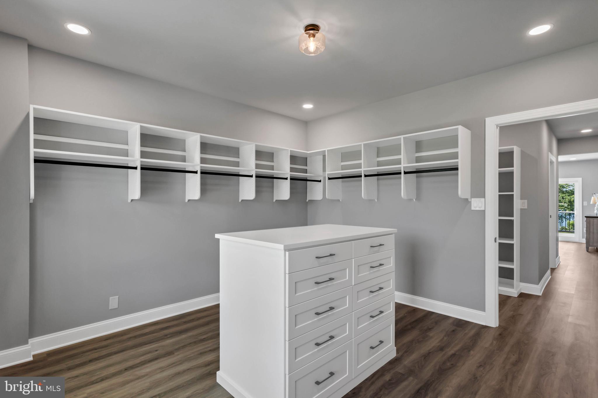 STRAY FOX - Residential