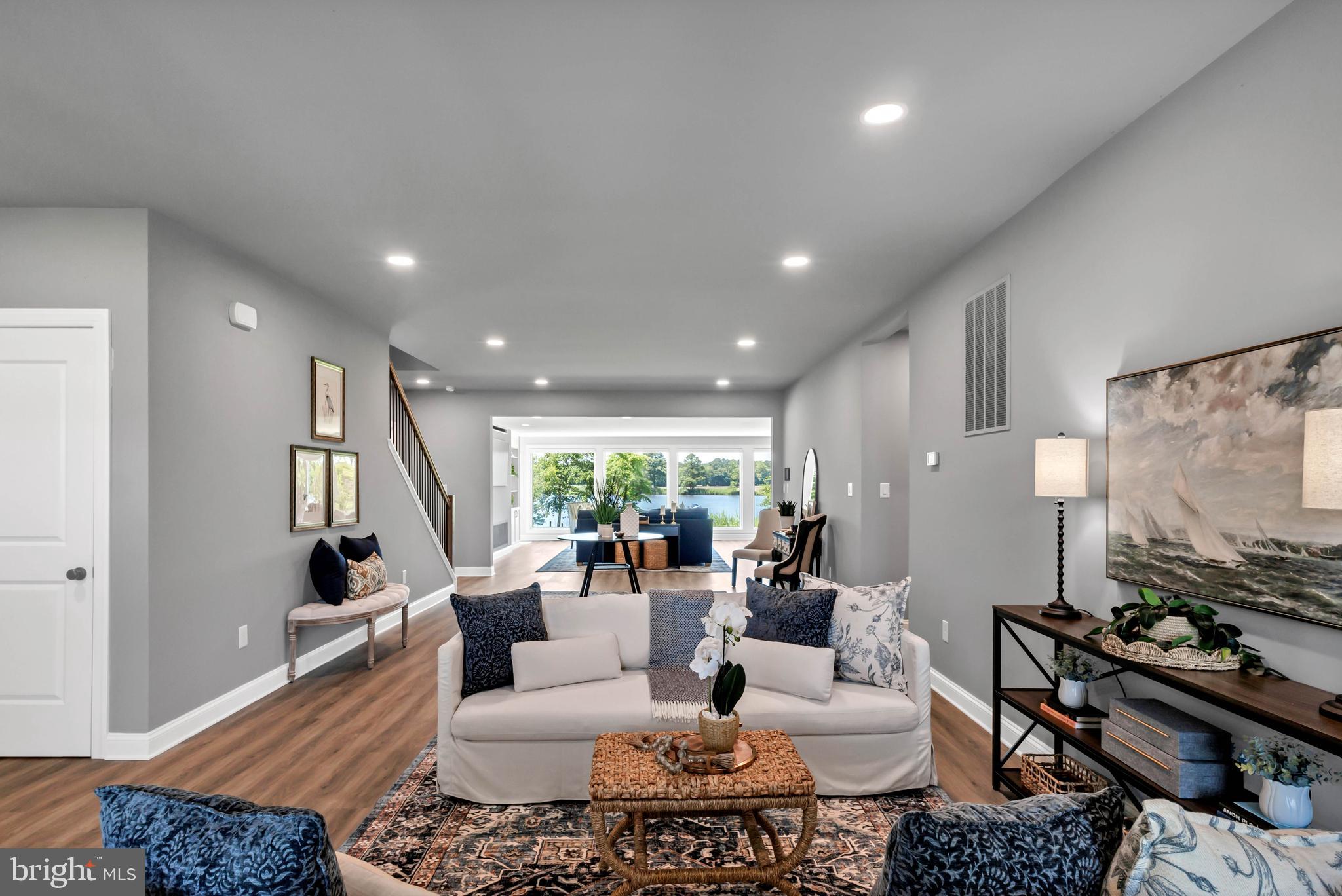 STRAY FOX - Residential