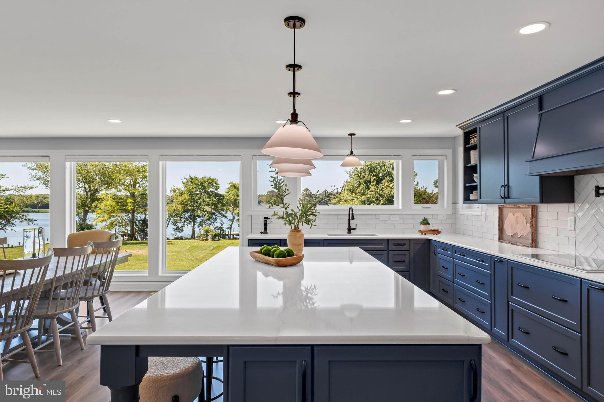 STRAY FOX - Residential