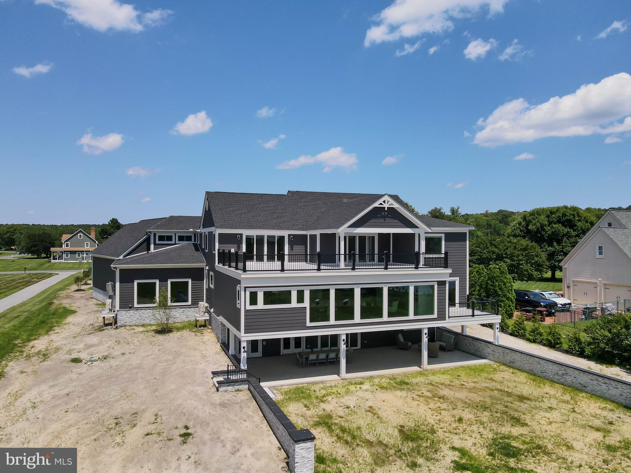 STRAY FOX - Residential