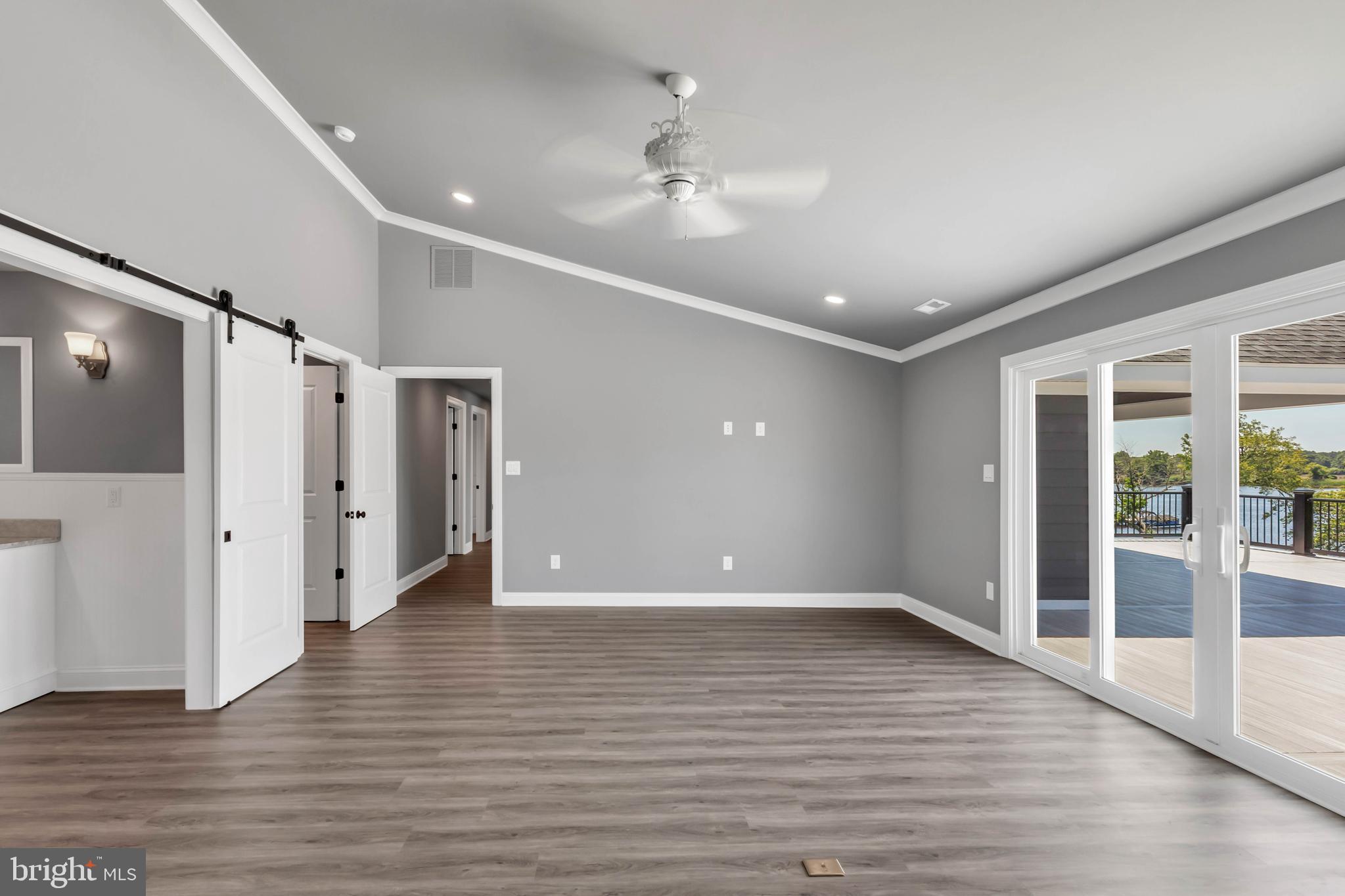 STRAY FOX - Residential