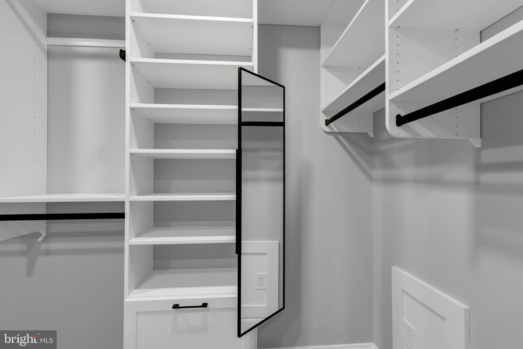 STRAY FOX - Residential