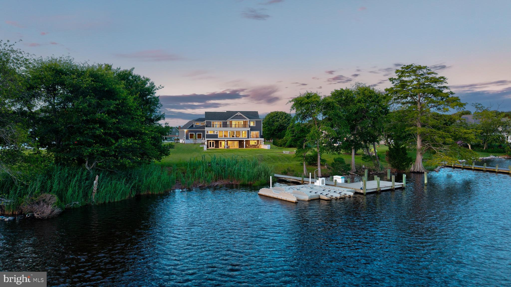 STRAY FOX - Residential