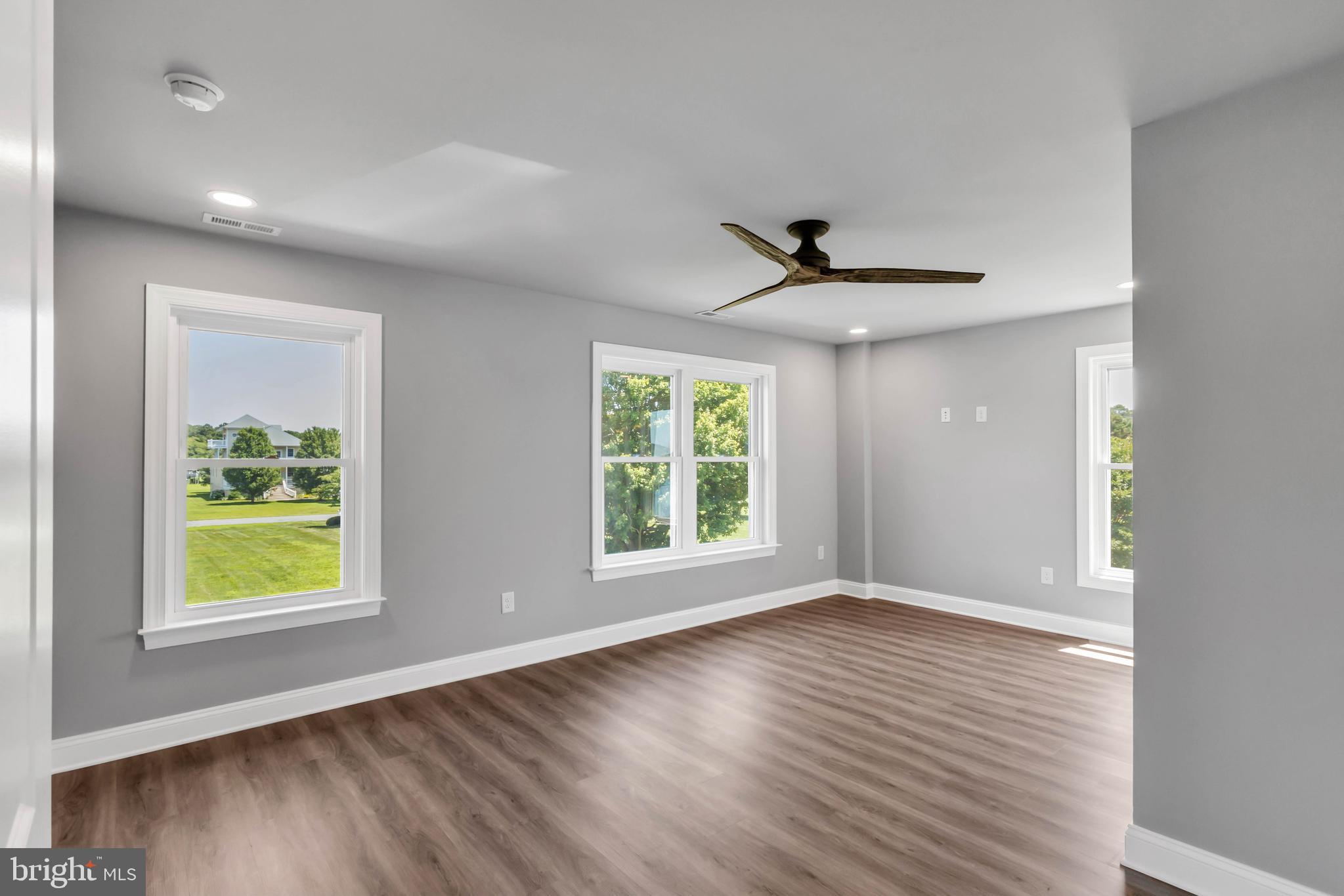 STRAY FOX - Residential