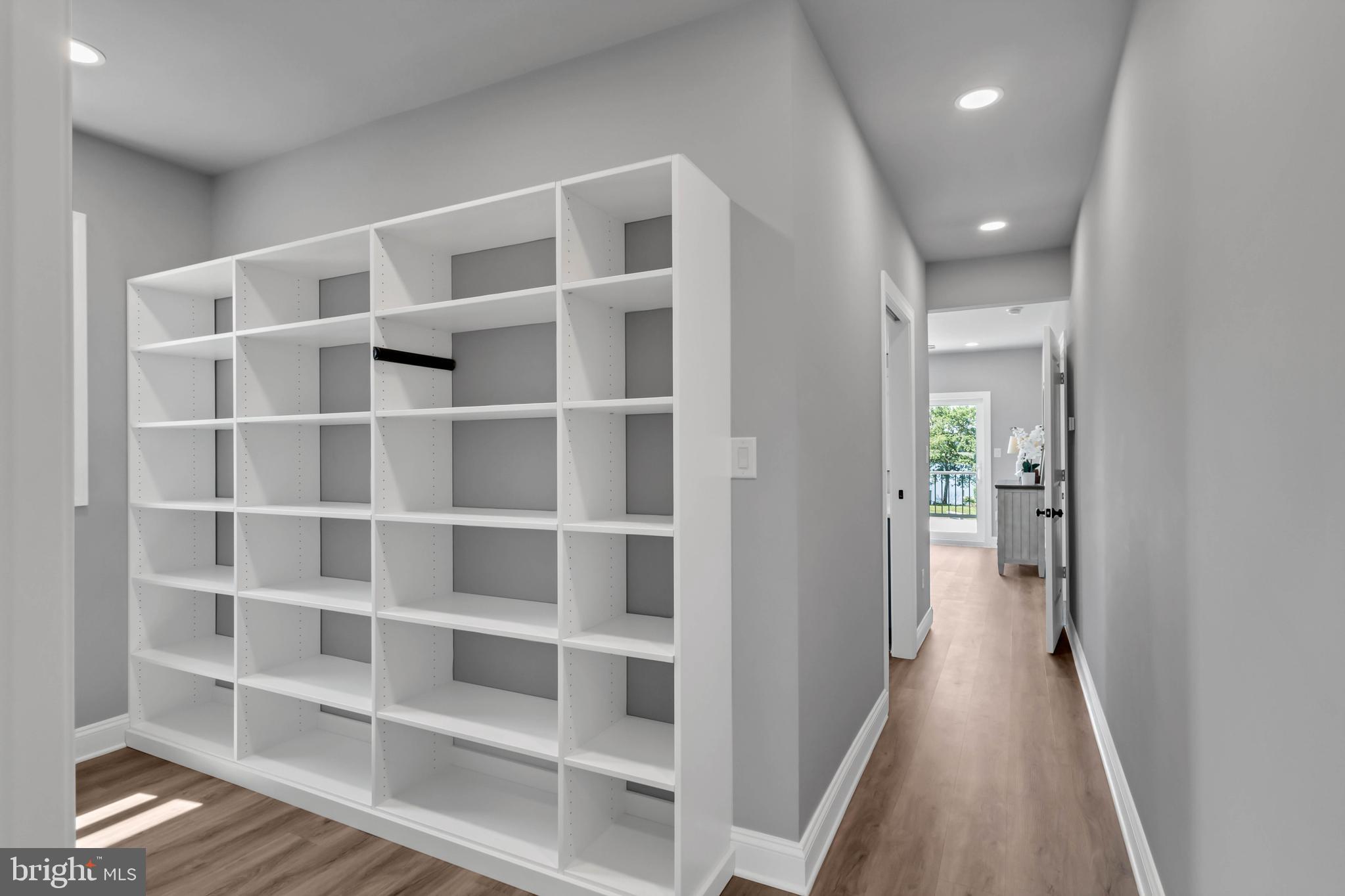 STRAY FOX - Residential