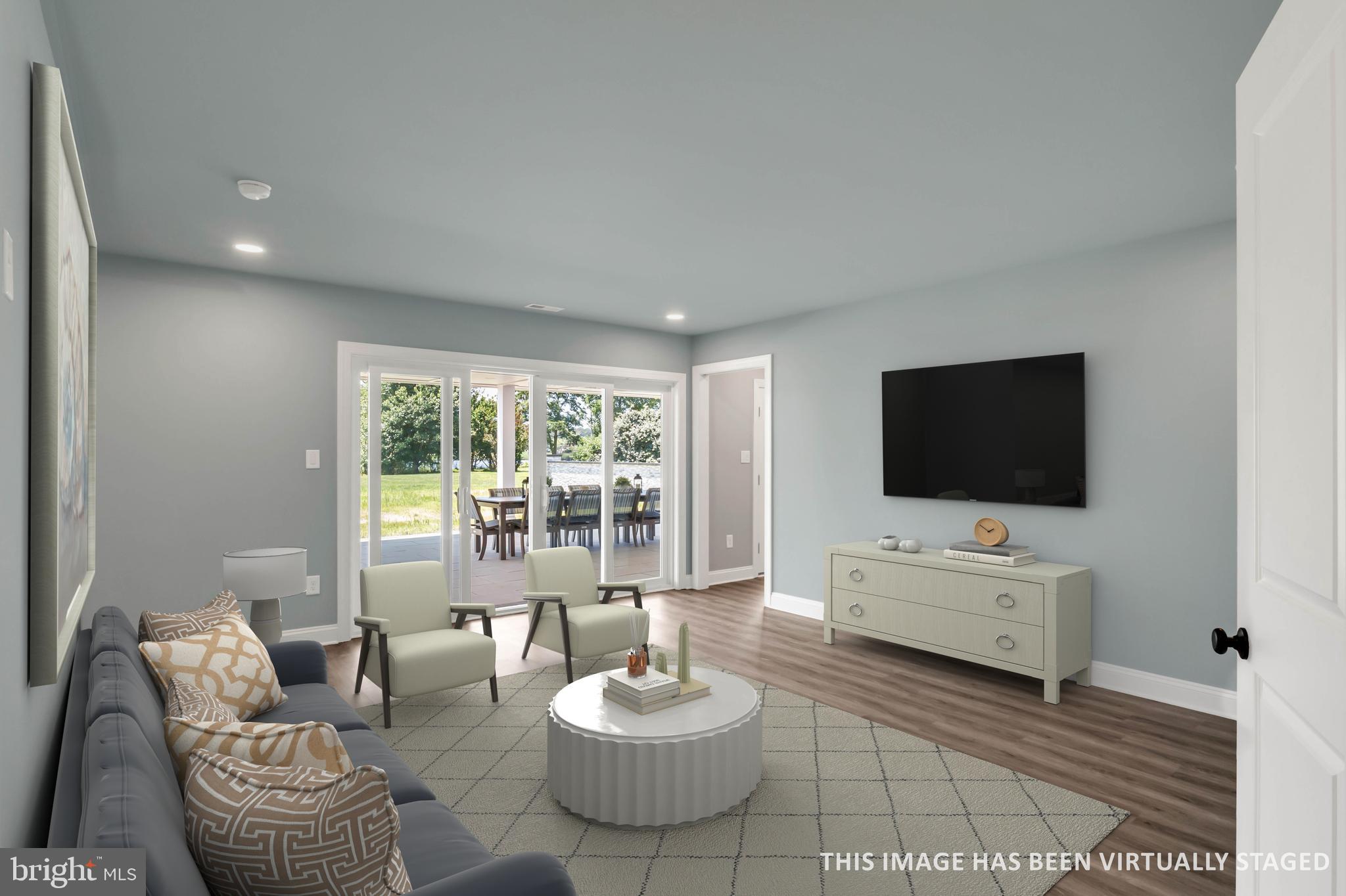 STRAY FOX - Residential