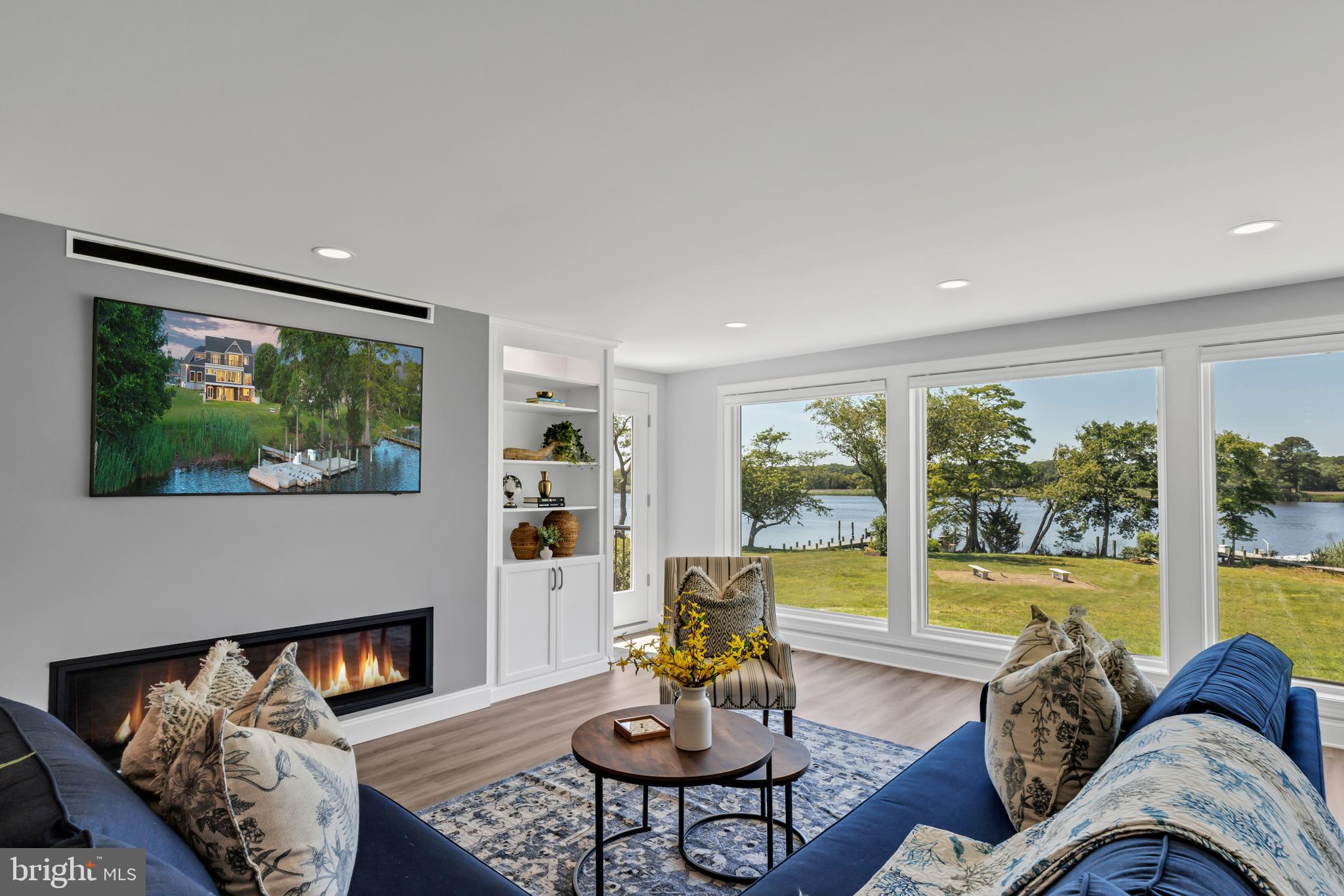 STRAY FOX - Residential