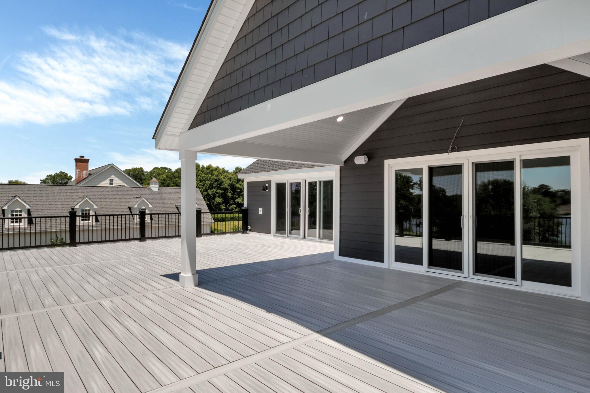 STRAY FOX - Residential