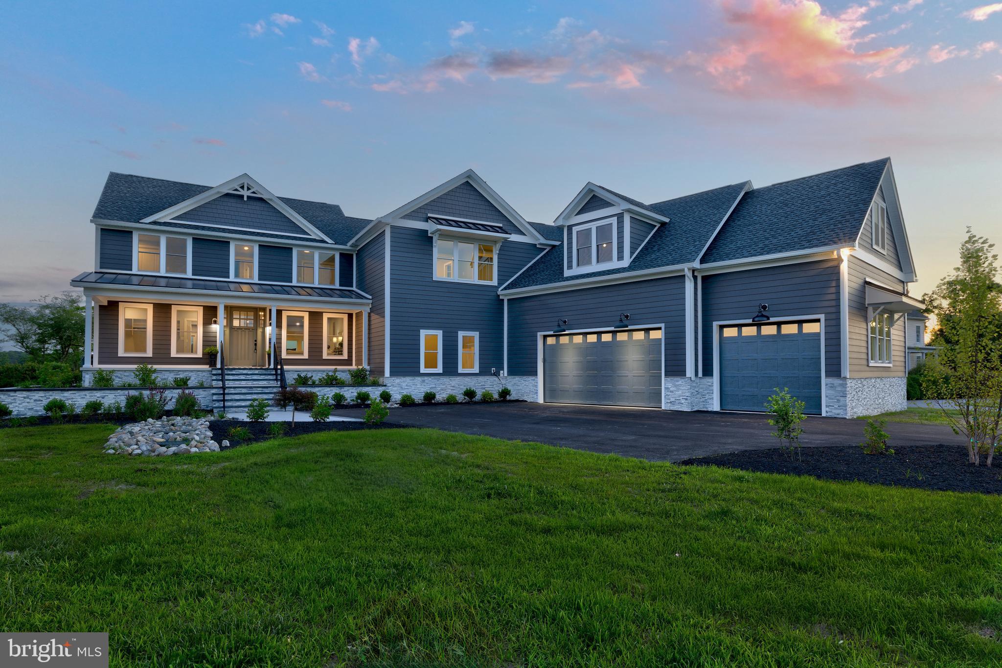 STRAY FOX - Residential