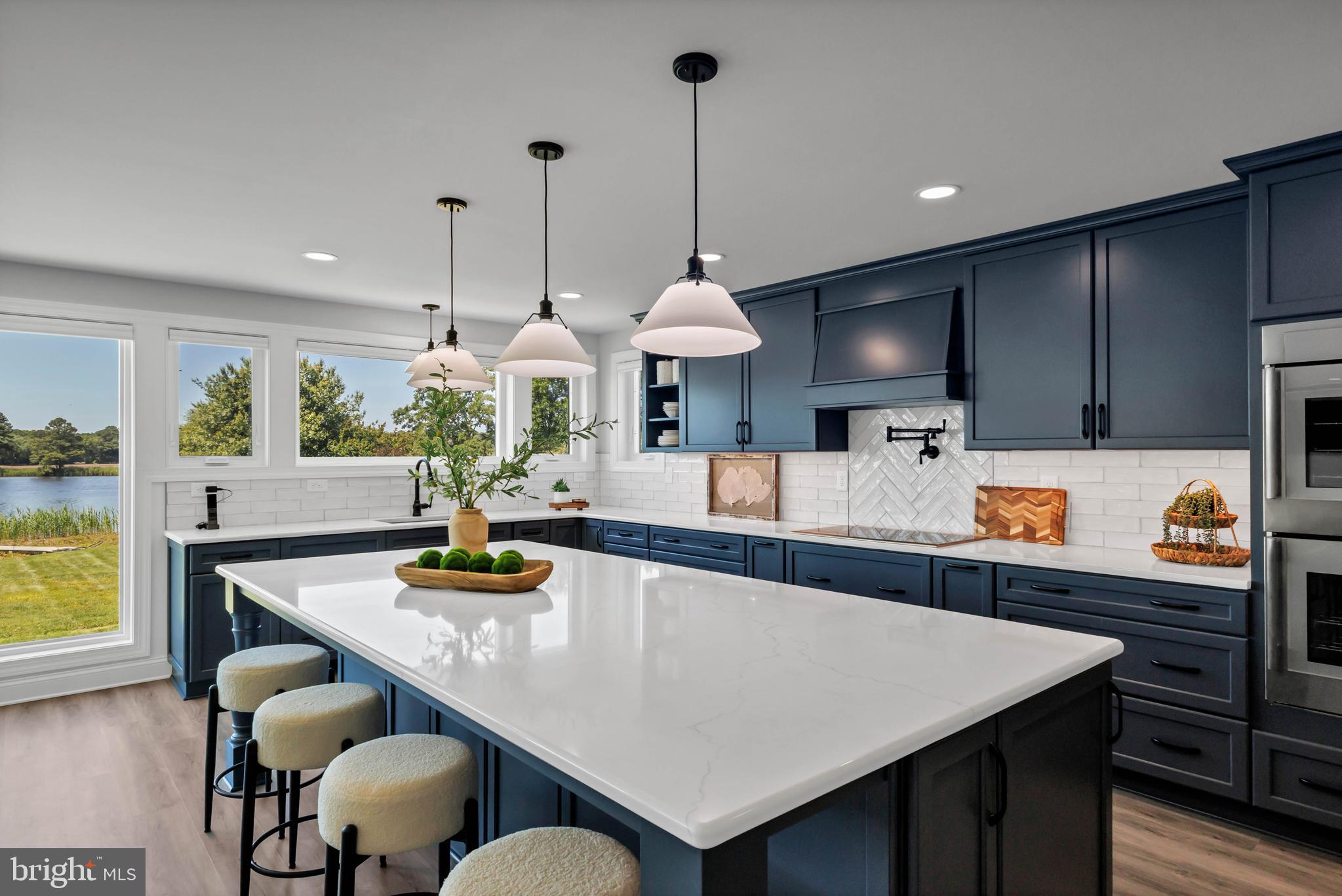 STRAY FOX - Residential