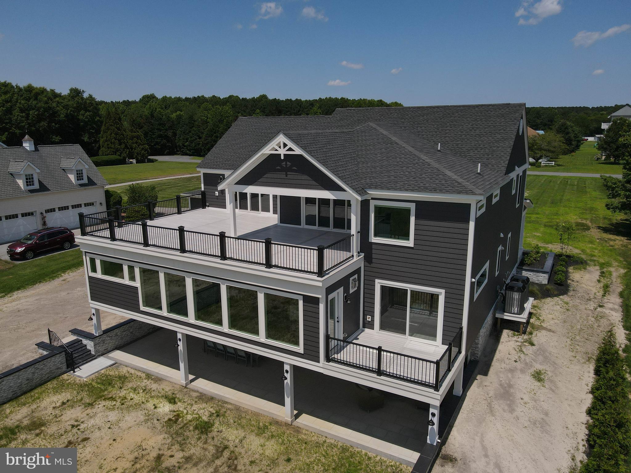 STRAY FOX - Residential