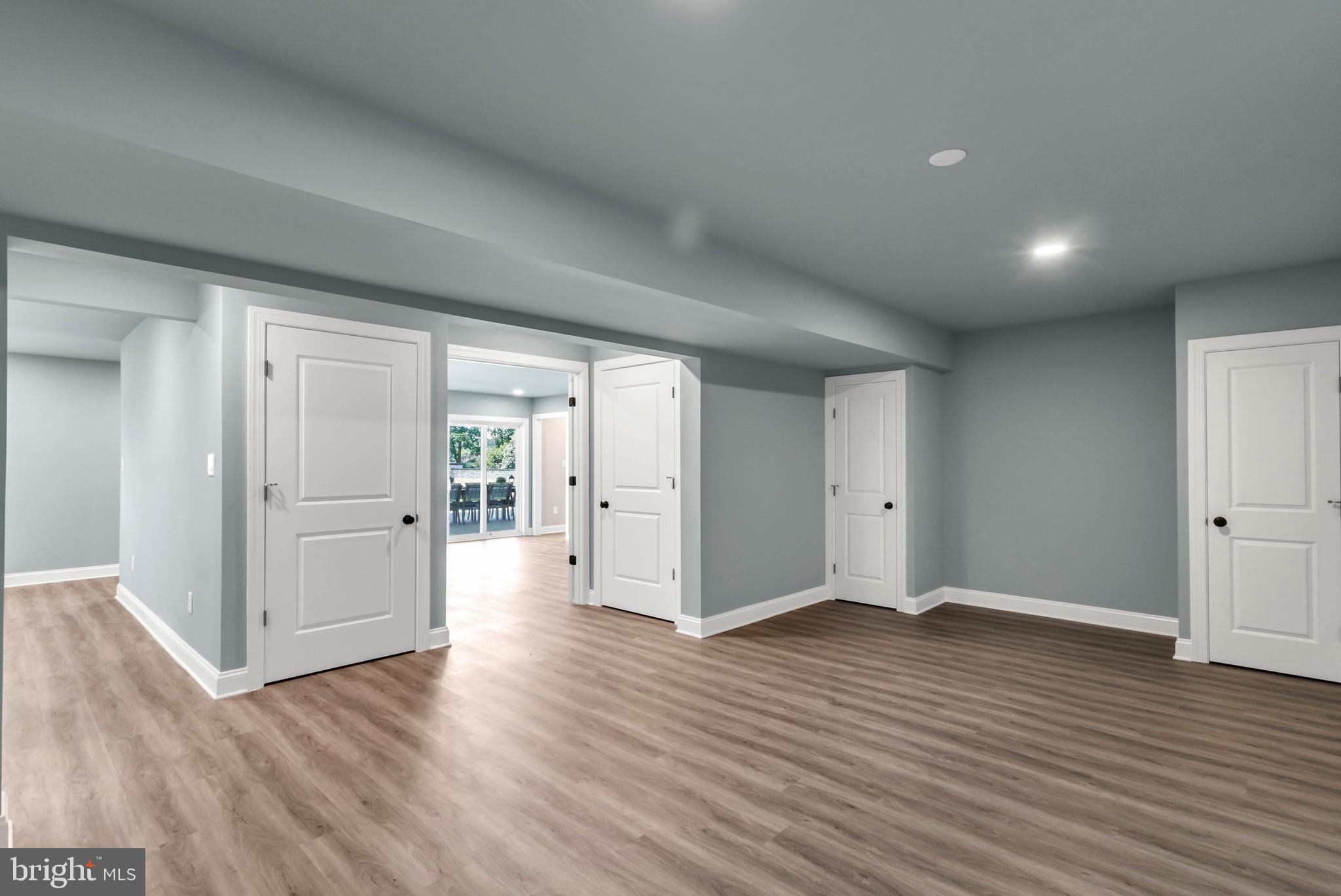 STRAY FOX - Residential