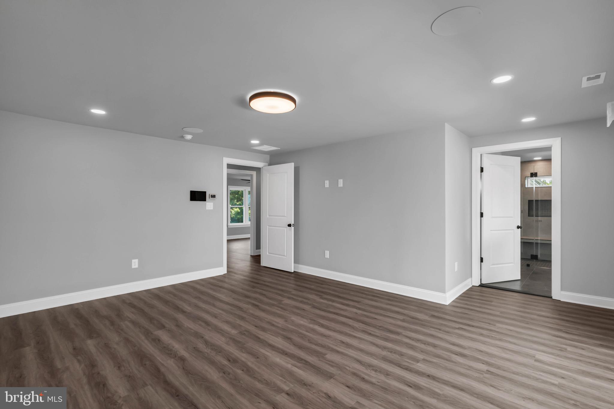 STRAY FOX - Residential