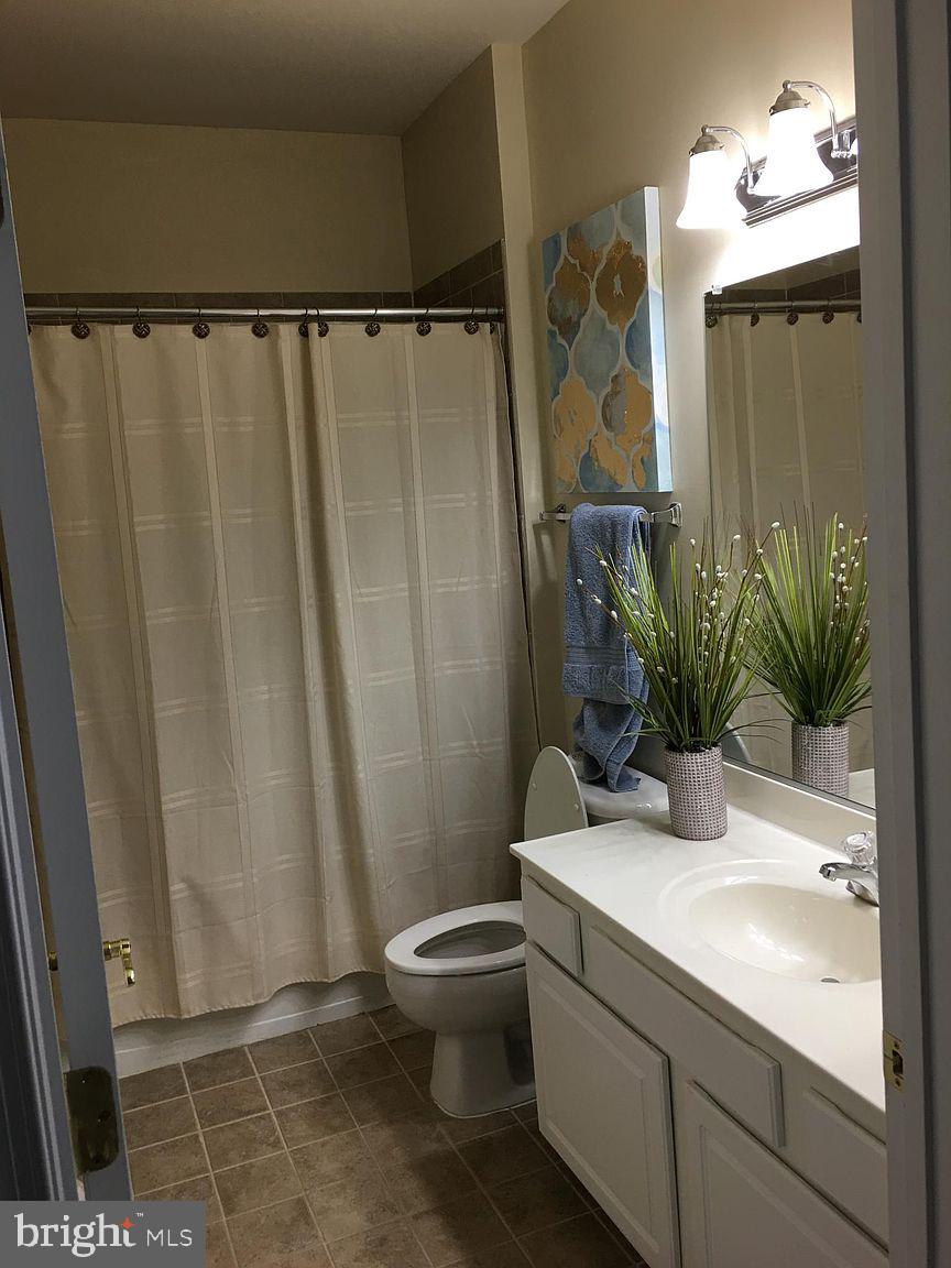 VICTORY PROMENADE - Residential Lease