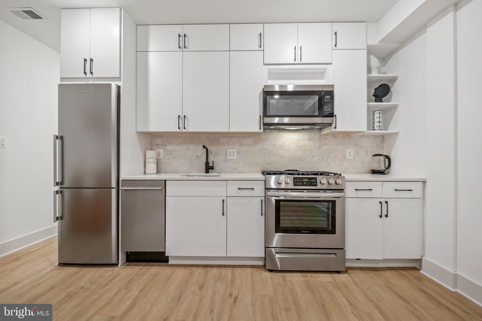 256 15TH STREET SE 1