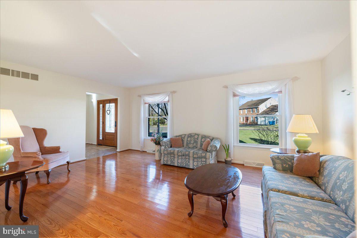 HOLLY DALE - Residential