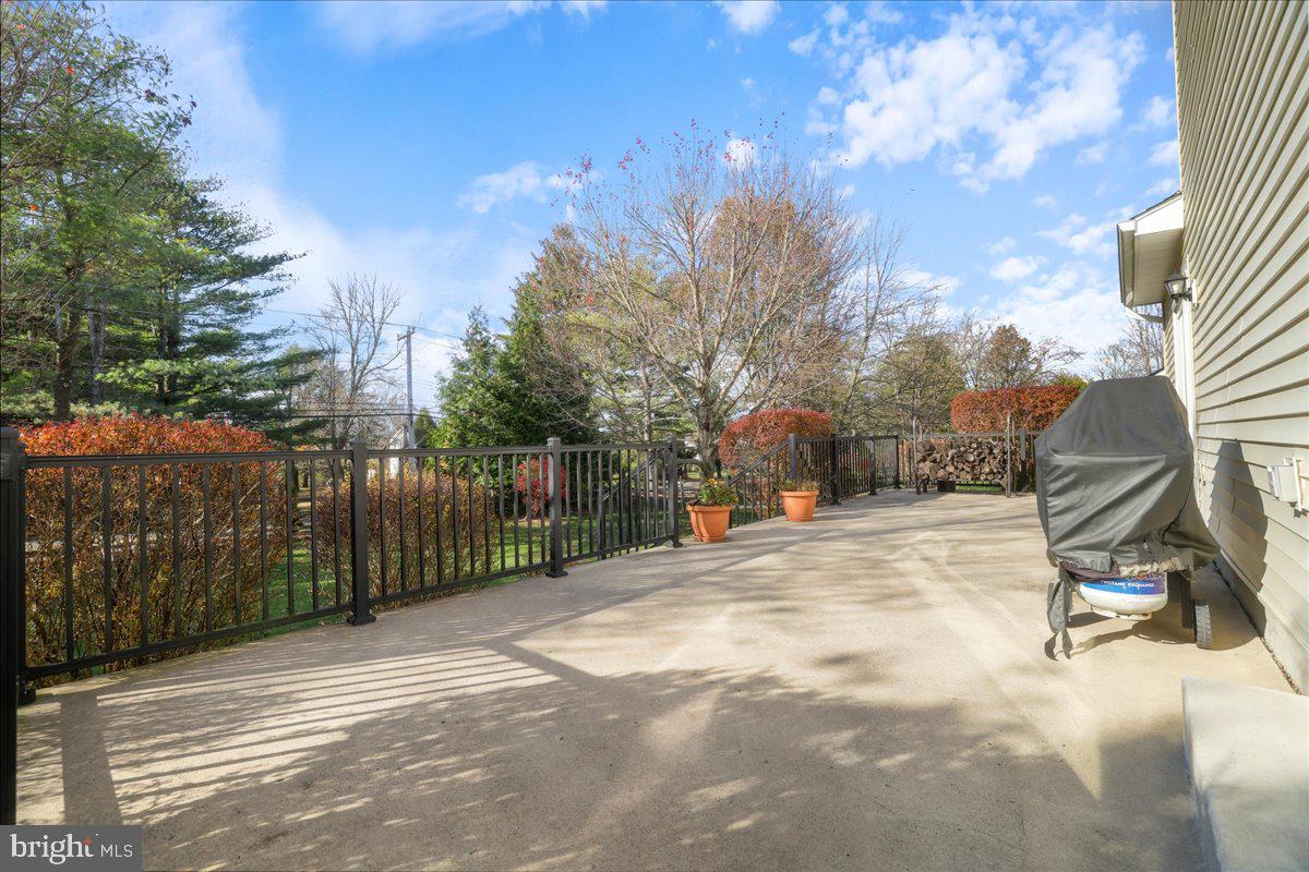 HOLLY DALE - Residential