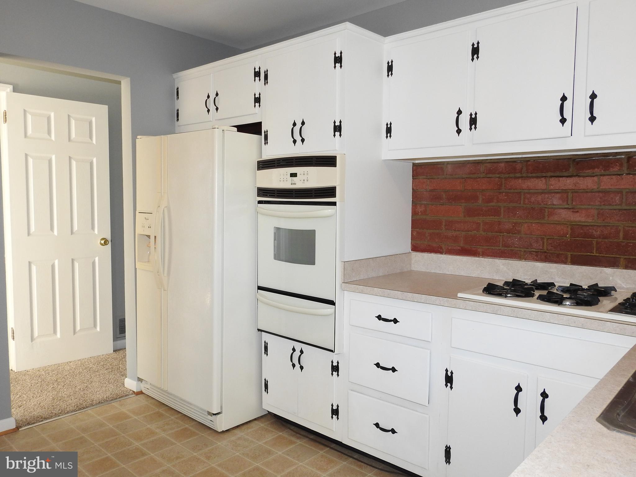 CATONSVILLE MANOR - Residential