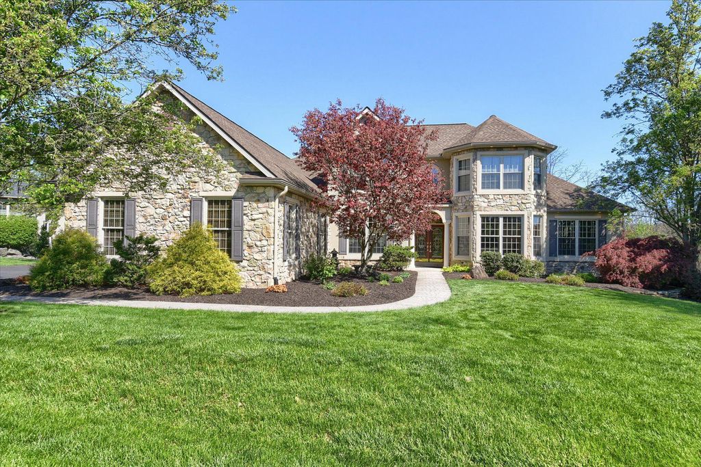 Photo of 880 Sawgrass Ln, MECHANICSBURG, PA 17050 (MLS # PACB2053104)
