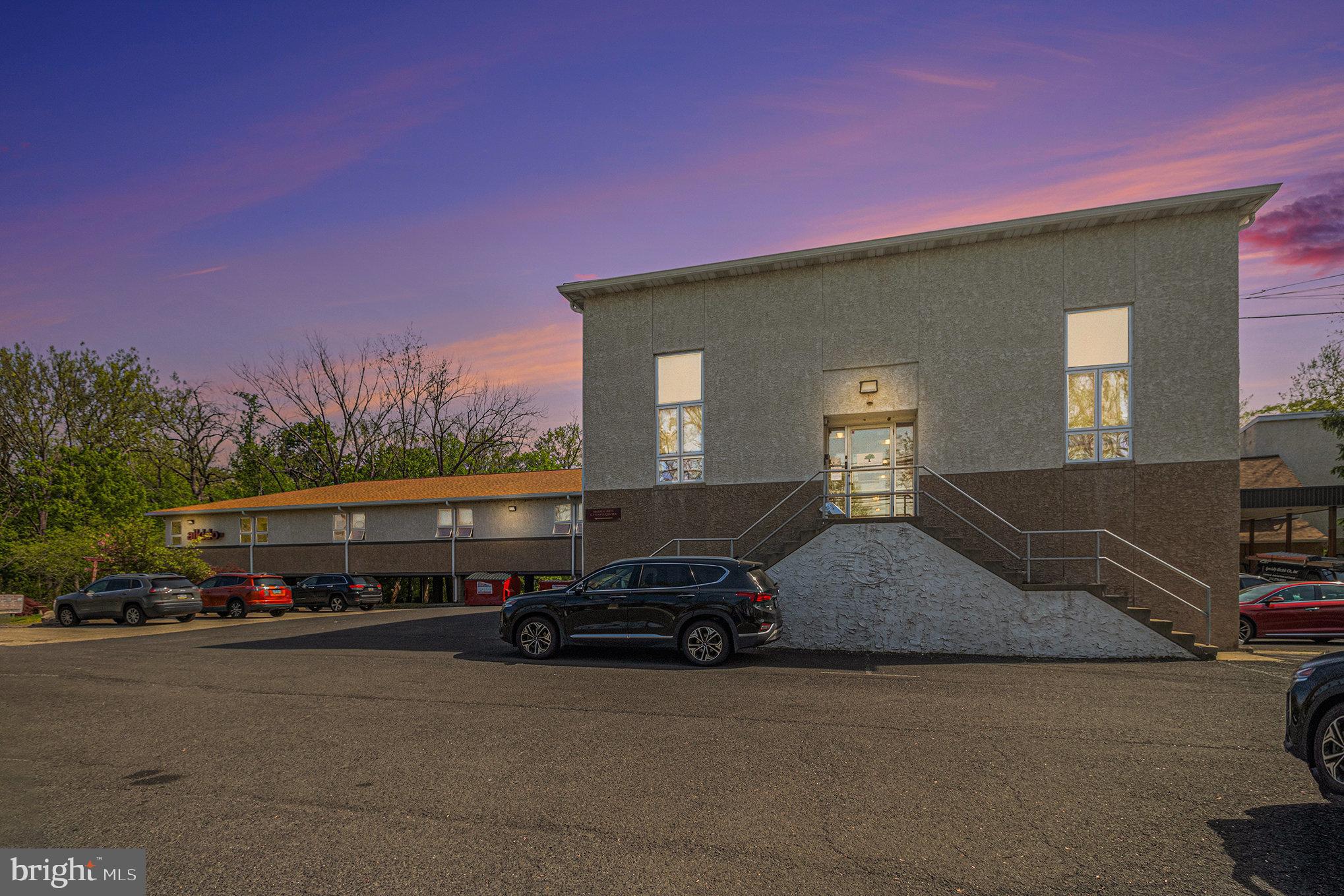 FORT WASHINGTON - Commercial Lease
