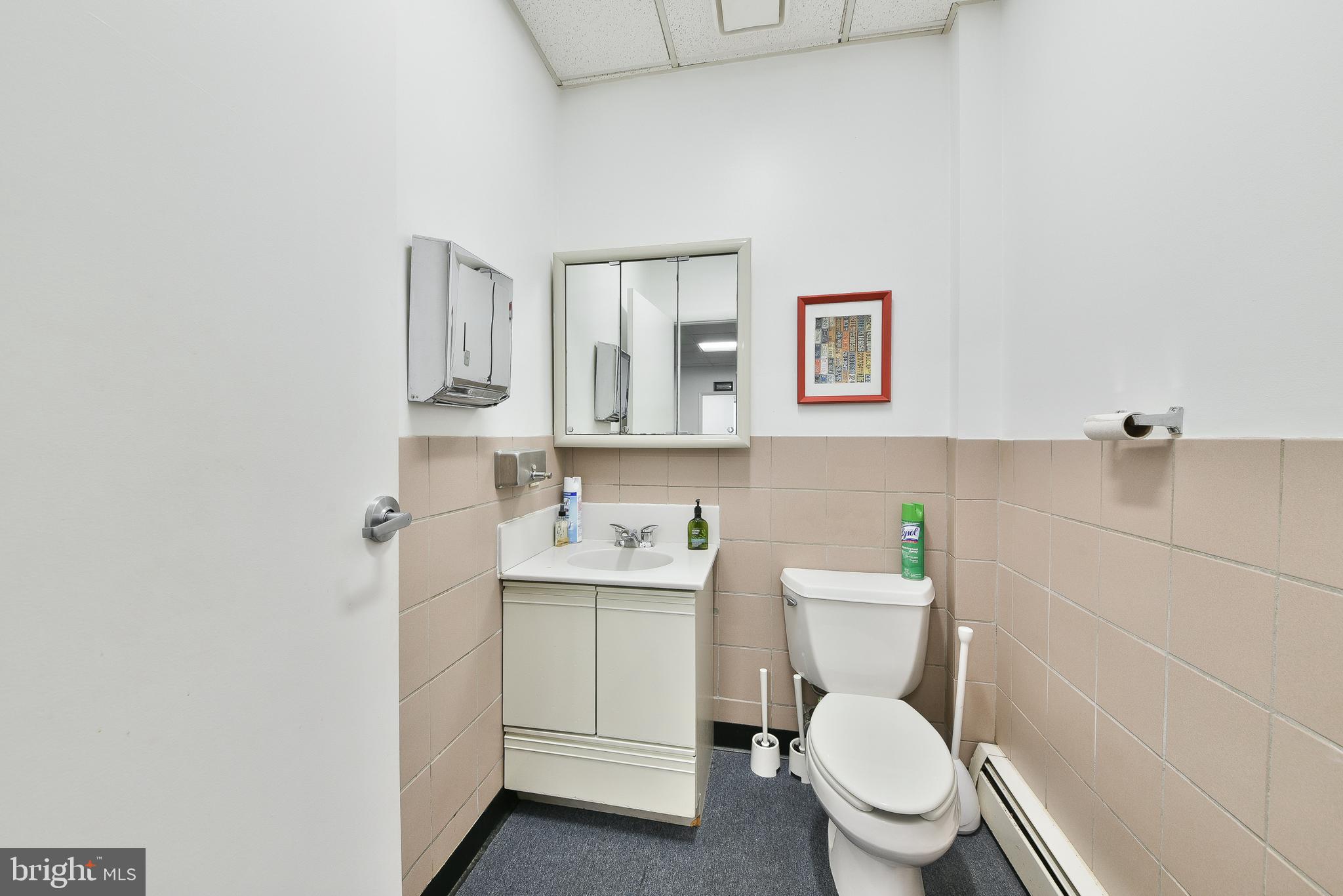 FORT WASHINGTON - Commercial Lease