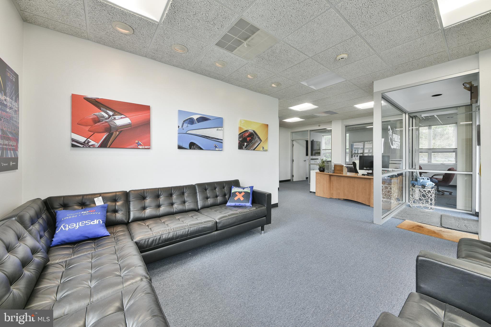 FORT WASHINGTON - Commercial Lease