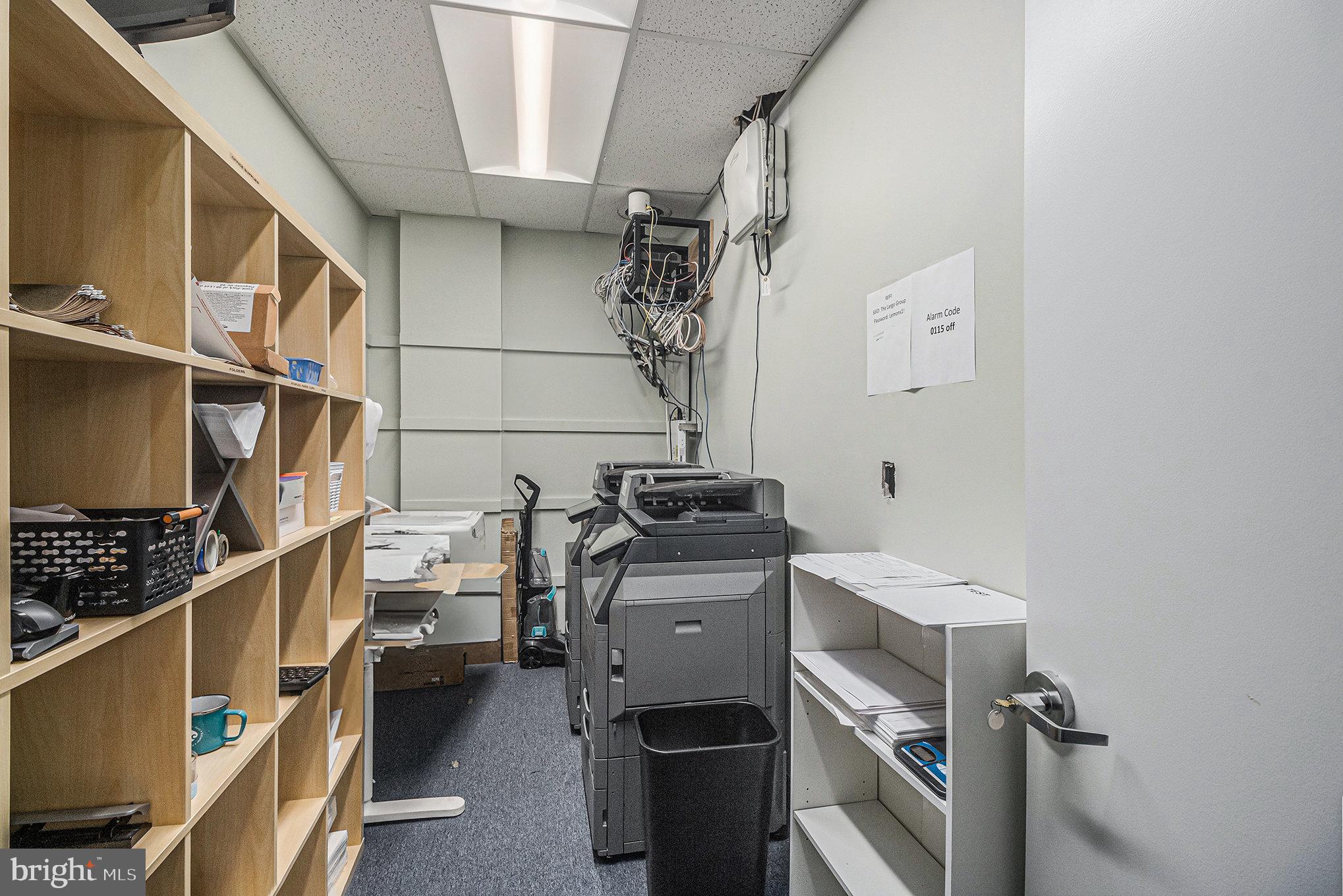 FORT WASHINGTON - Commercial Lease