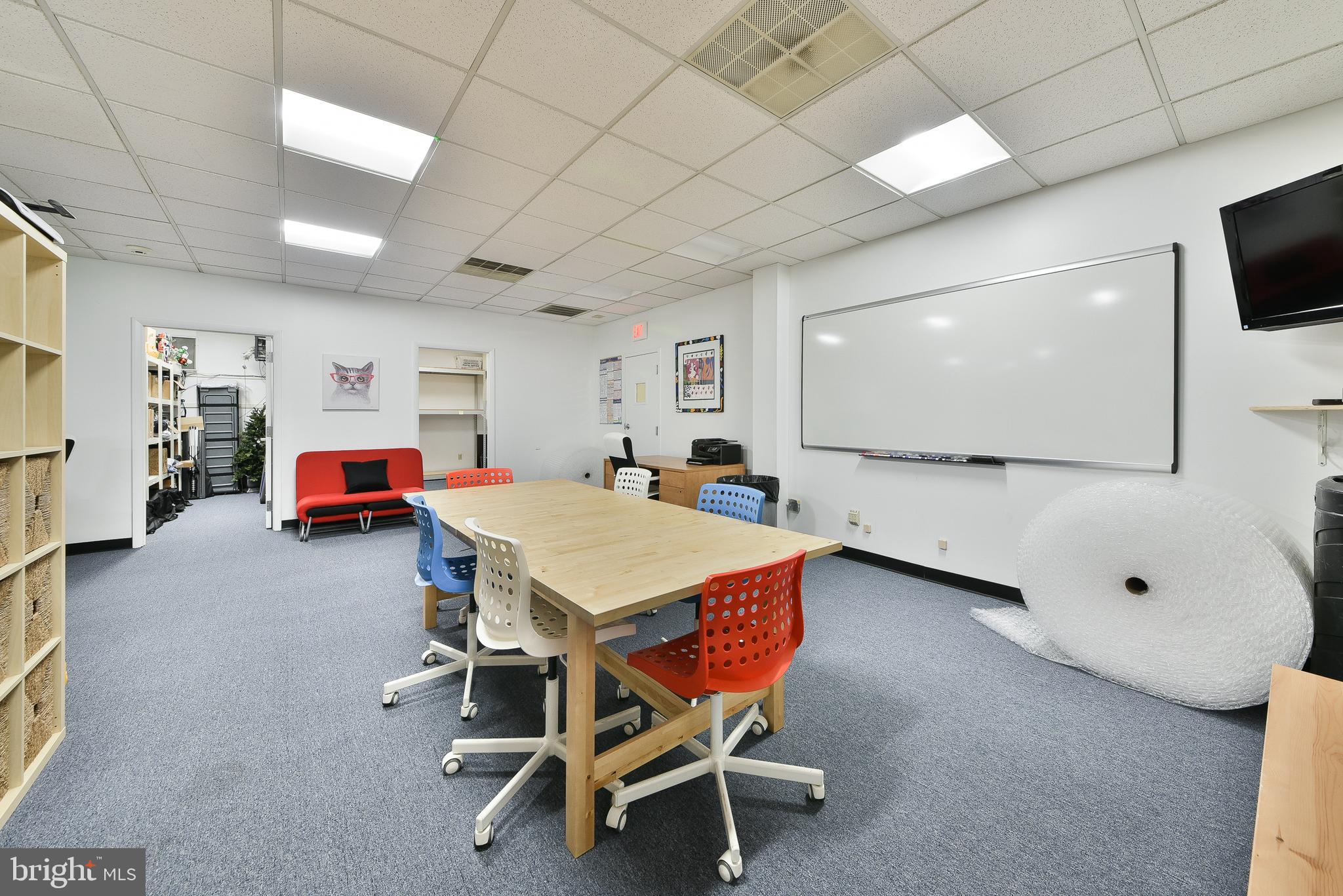 FORT WASHINGTON - Commercial Lease