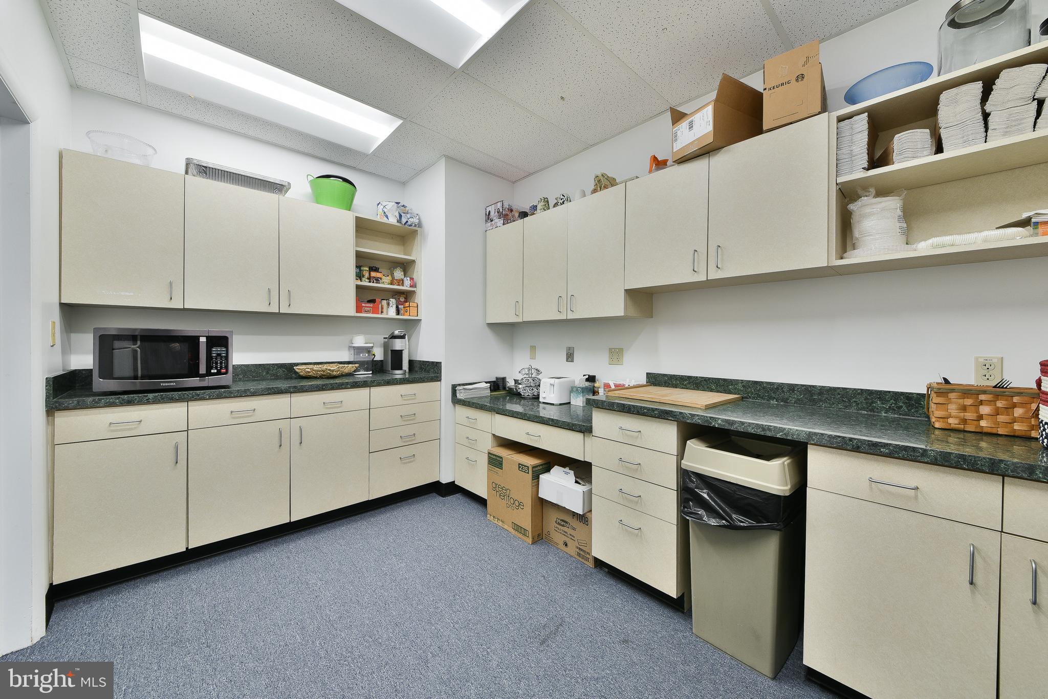 FORT WASHINGTON - Commercial Lease