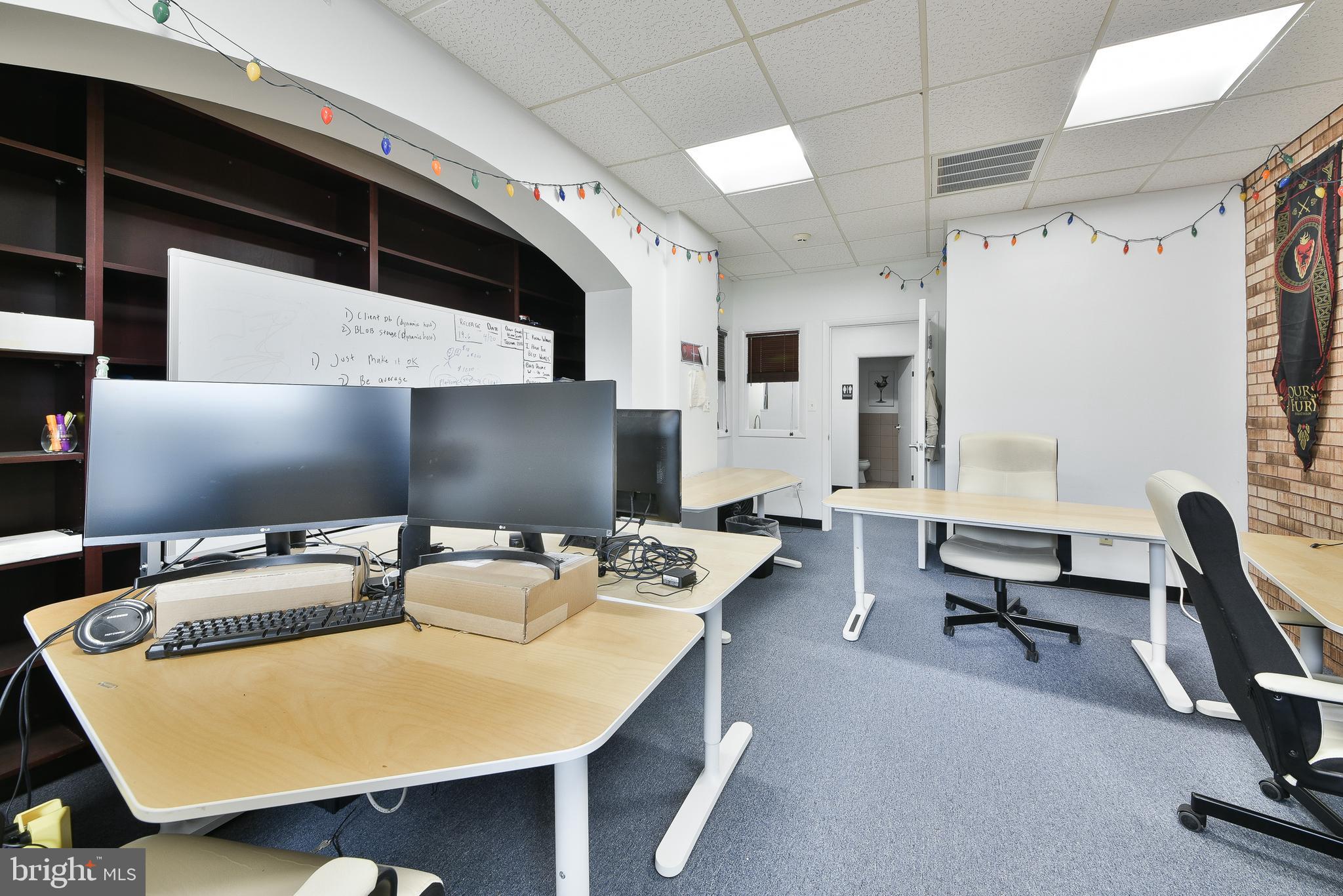 FORT WASHINGTON - Commercial Lease