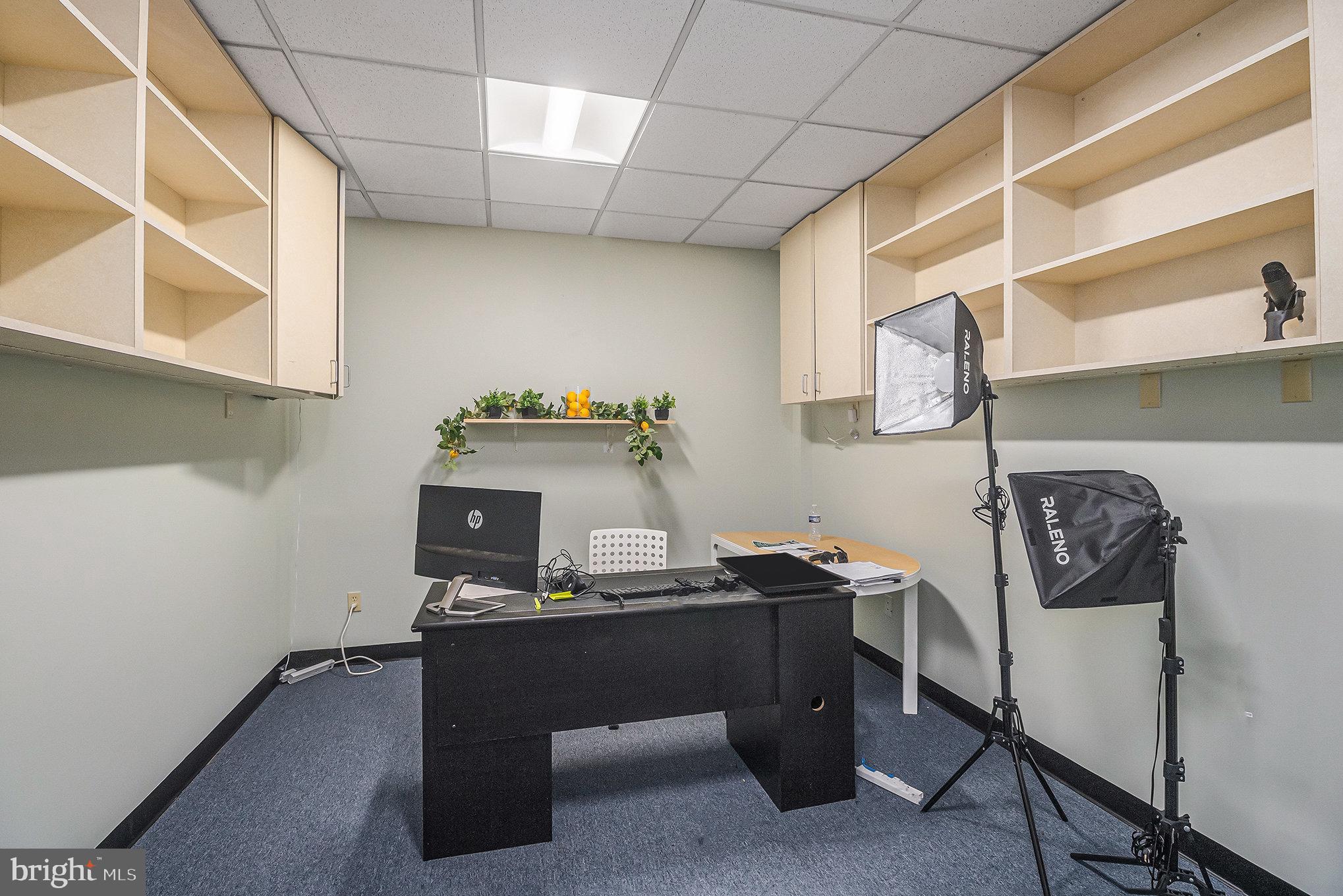 FORT WASHINGTON - Commercial Lease