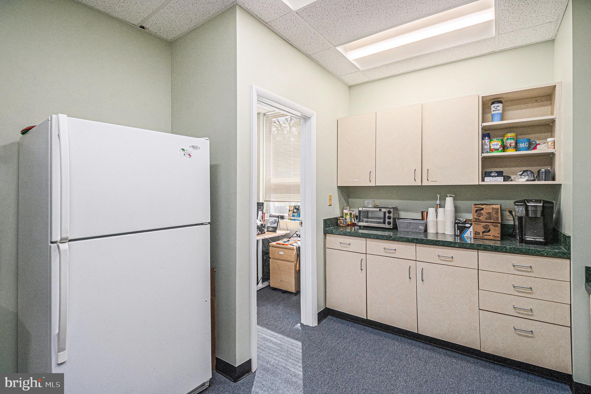 FORT WASHINGTON - Commercial Lease