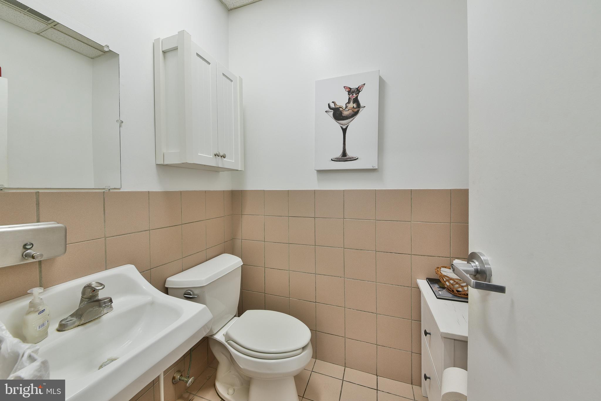 FORT WASHINGTON - Commercial Lease