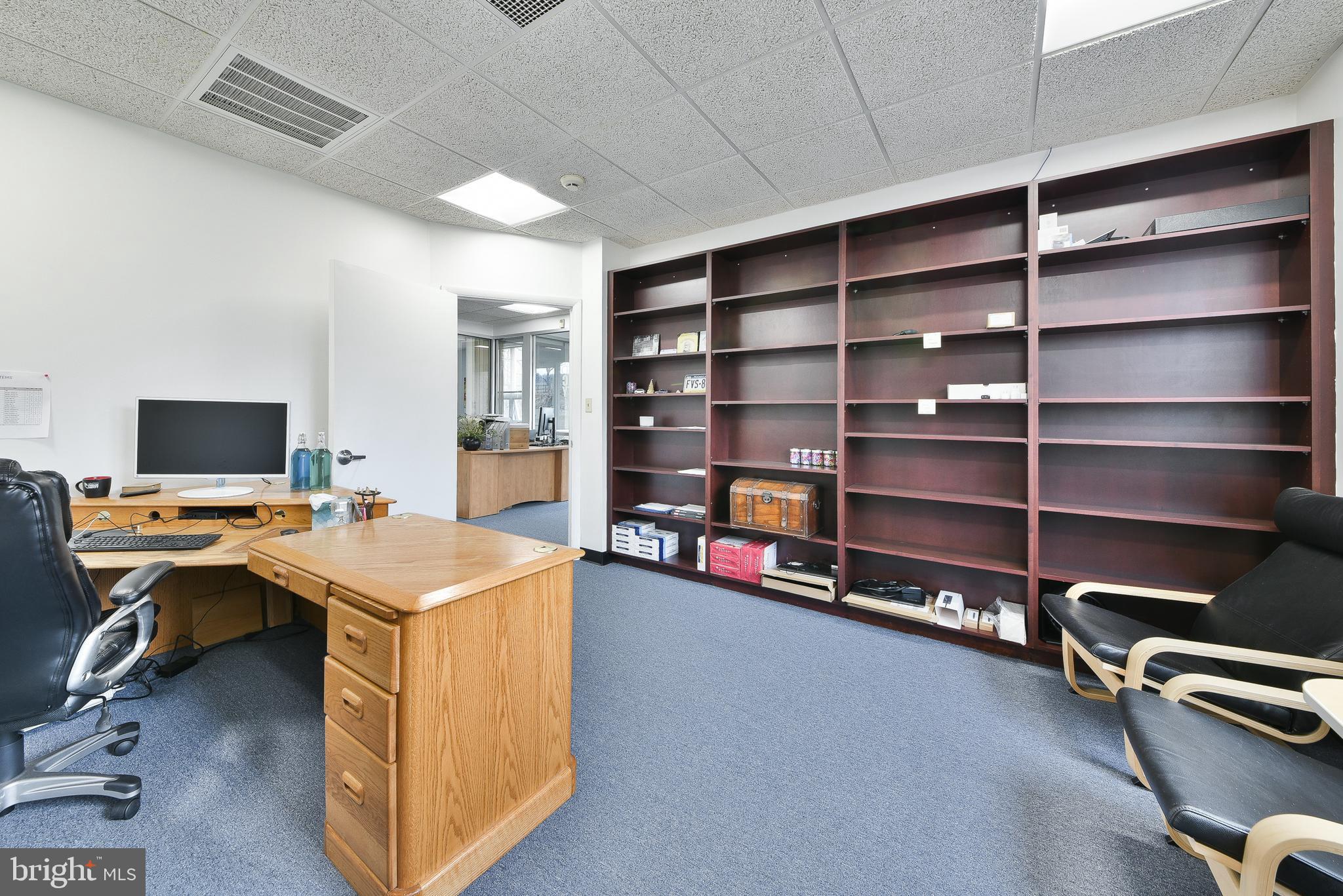 FORT WASHINGTON - Commercial Lease