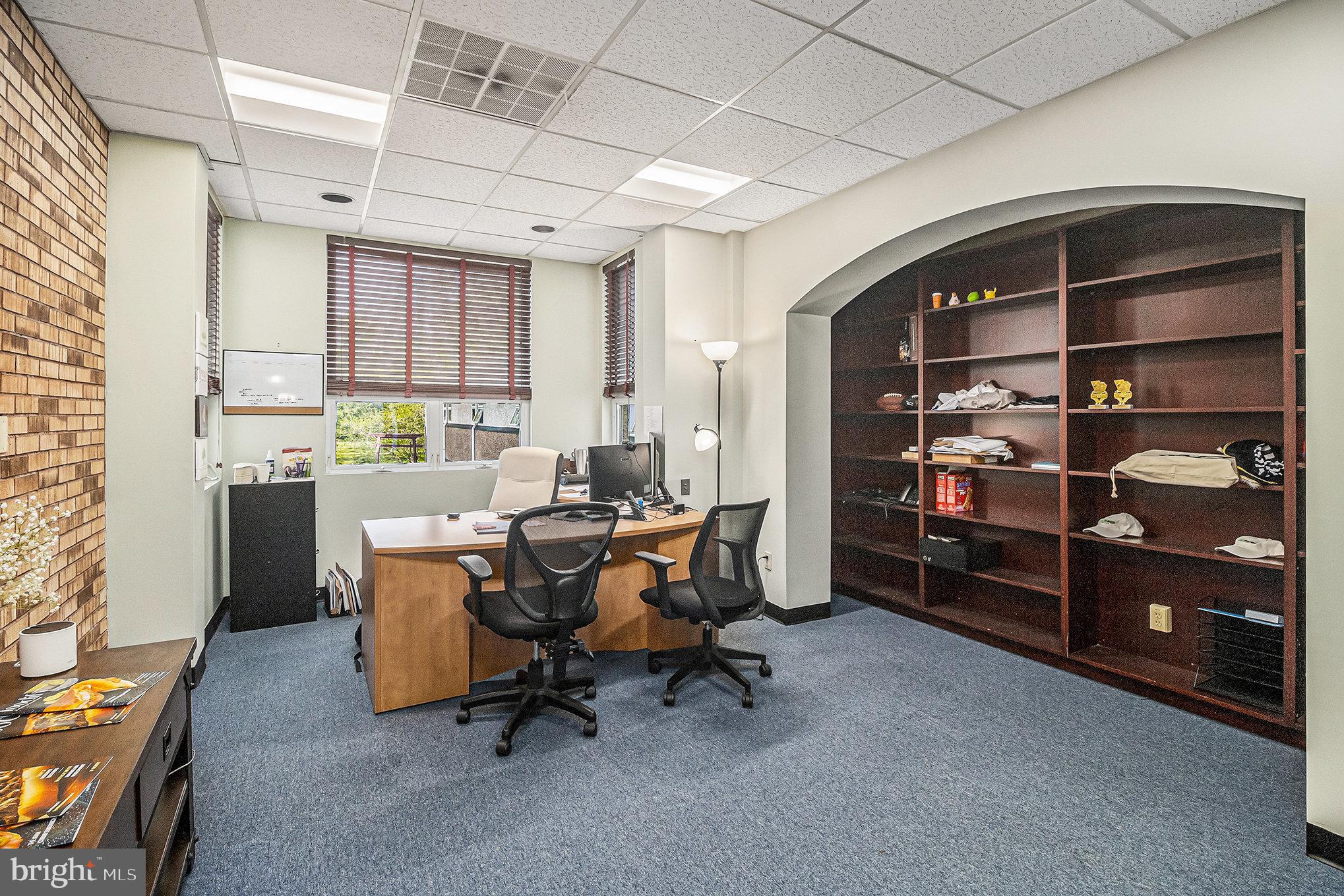 FORT WASHINGTON - Commercial Lease