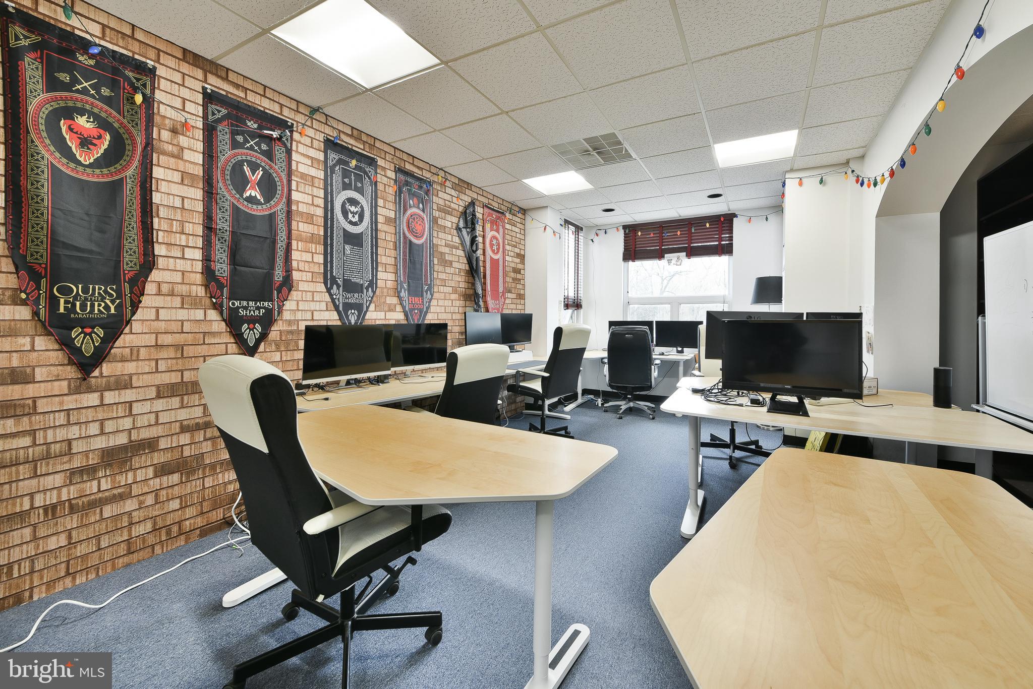 FORT WASHINGTON - Commercial Lease