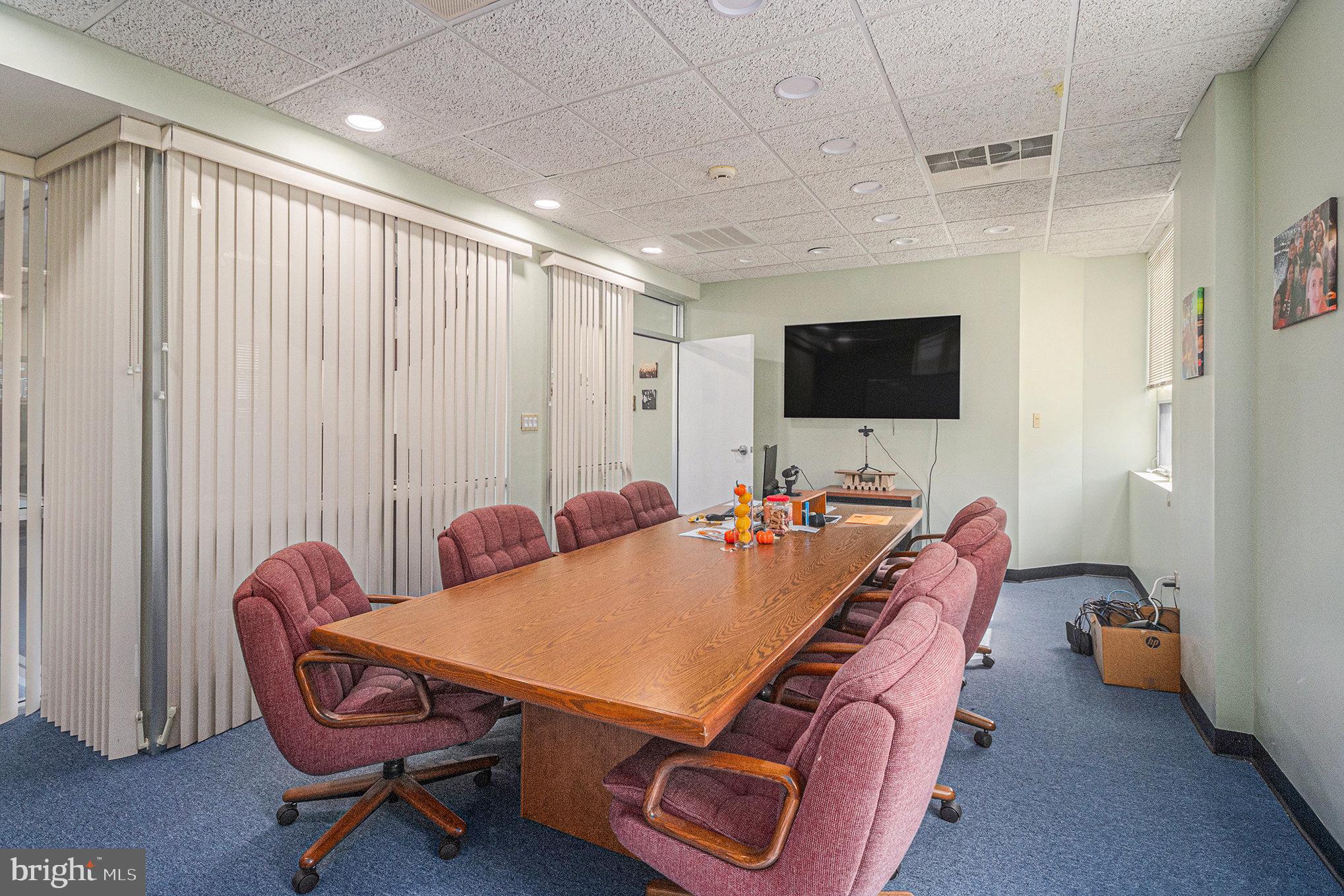 FORT WASHINGTON - Commercial Lease