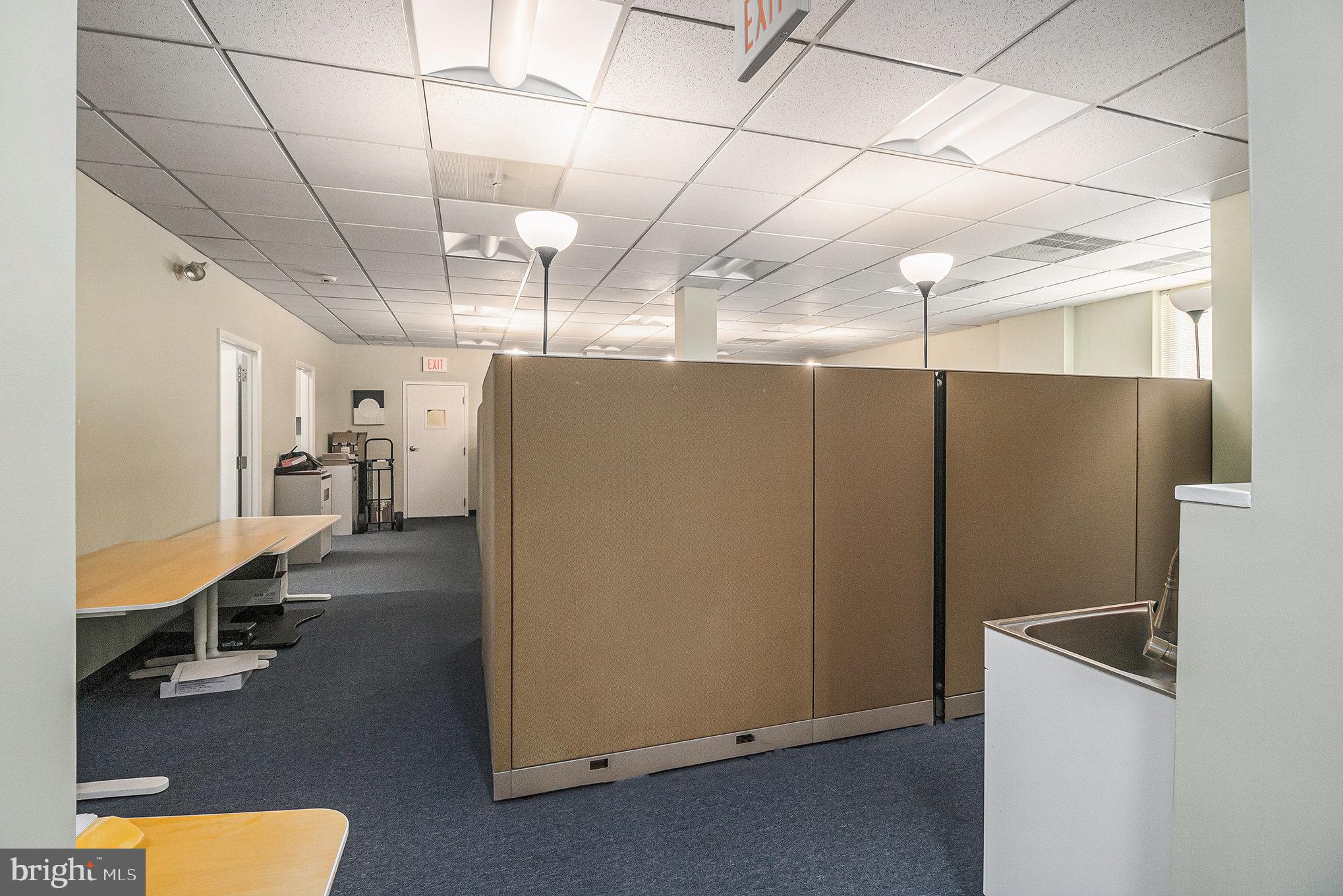 FORT WASHINGTON - Commercial Lease