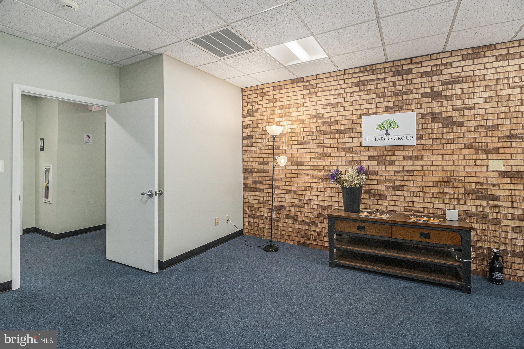 FORT WASHINGTON - Commercial Lease