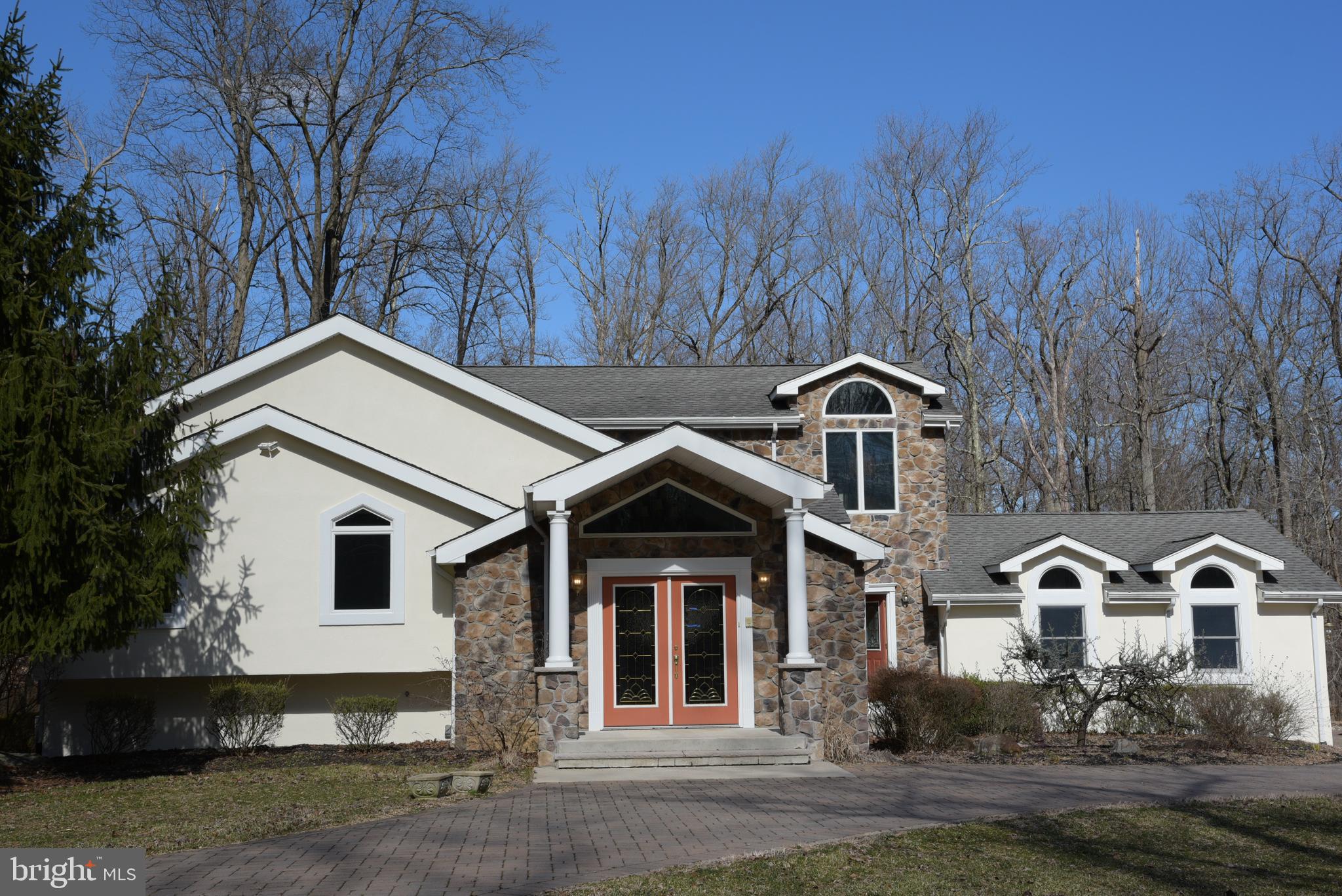 131 LINDBERGH RD.