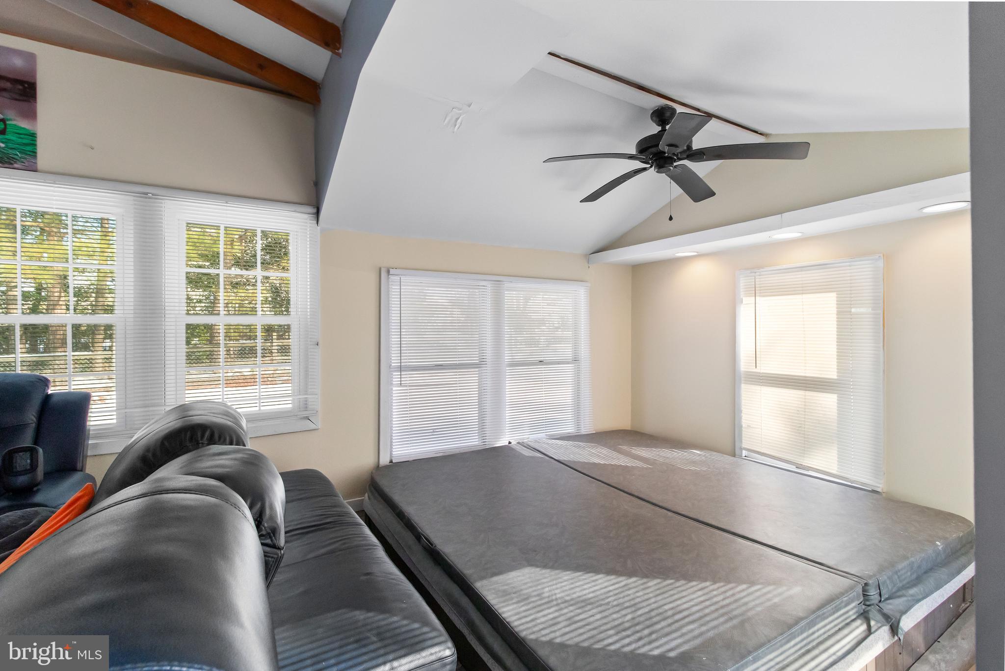 HERITAGE HILL - Residential