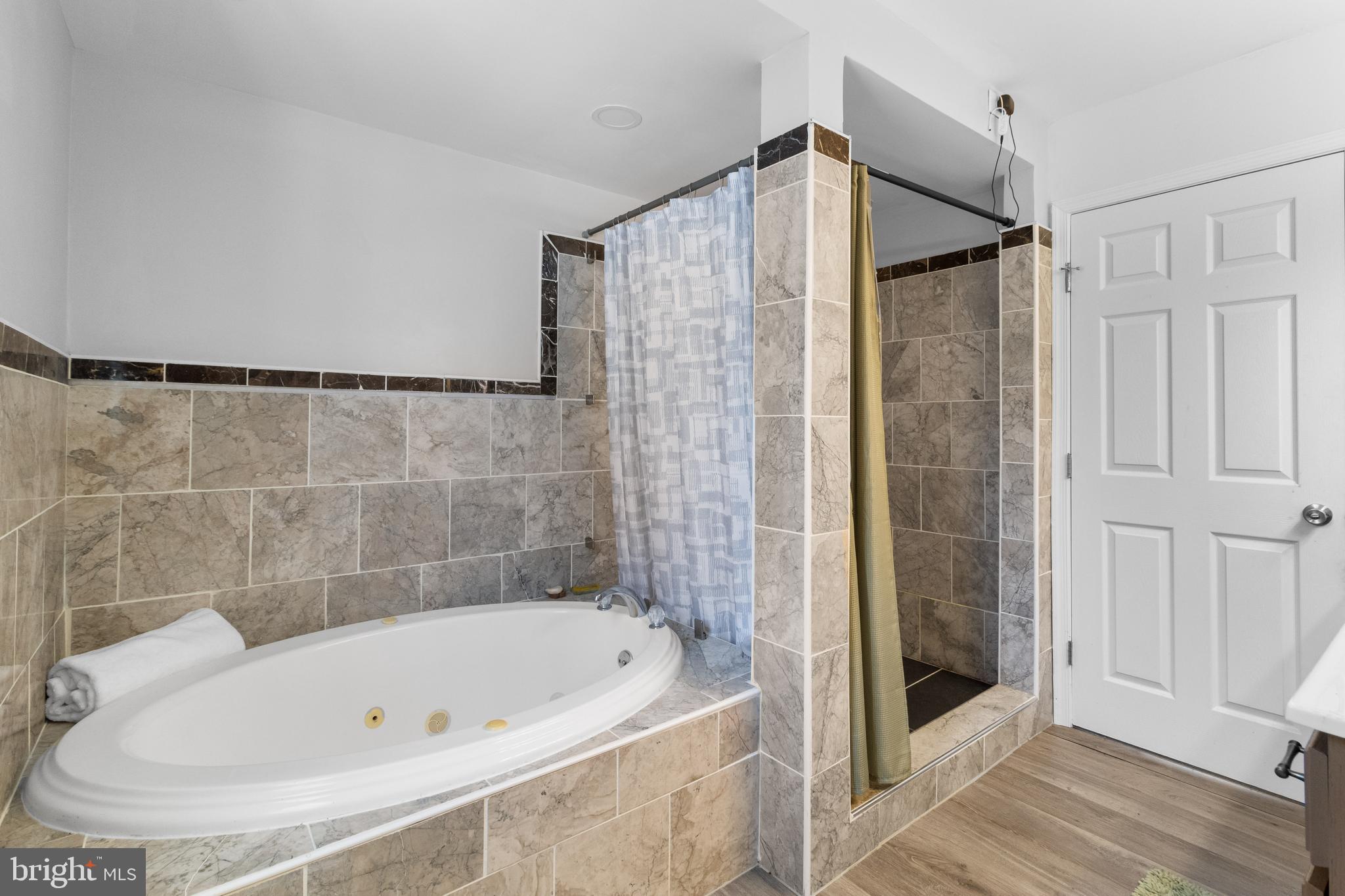 HERITAGE HILL - Residential