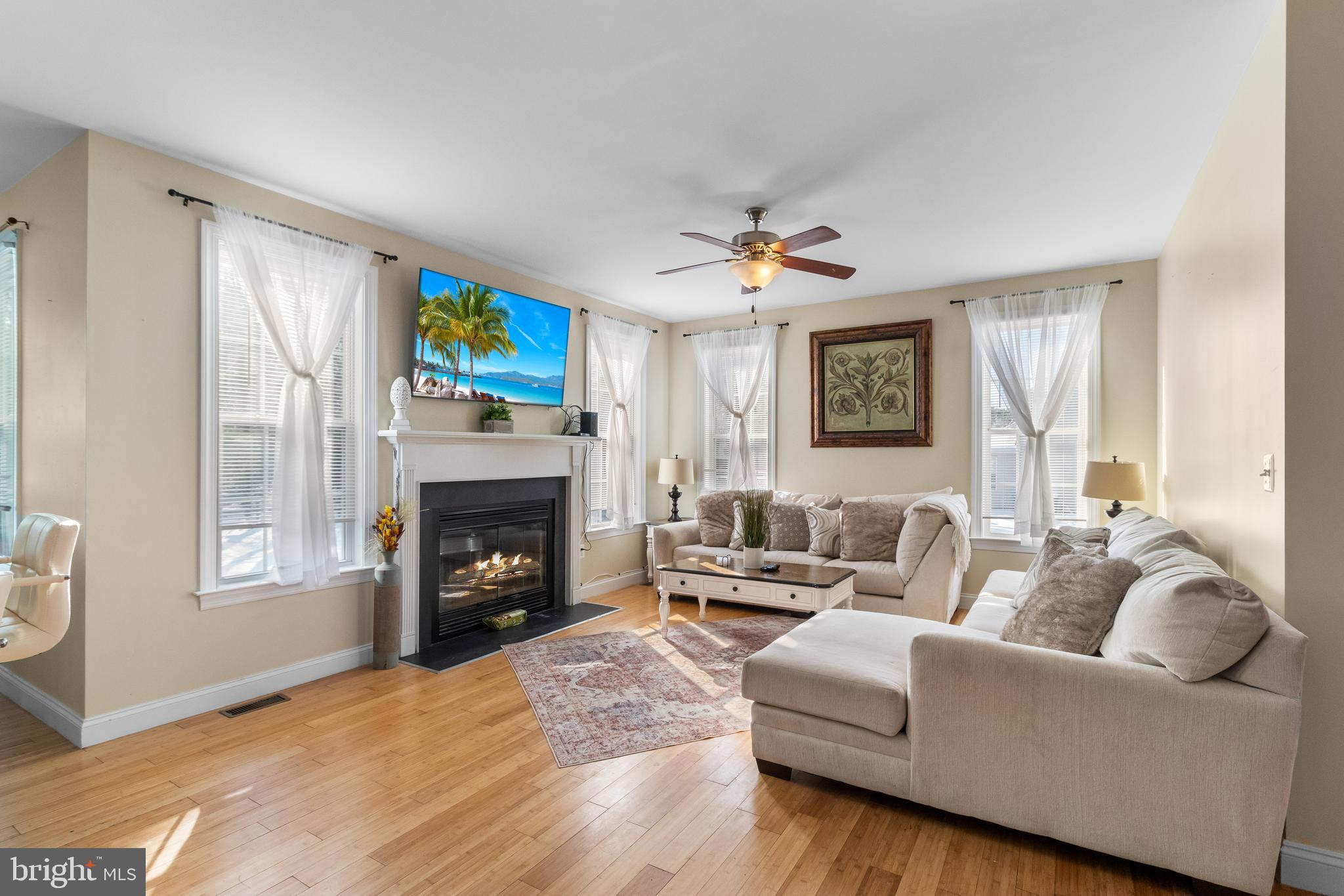 HERITAGE HILL - Residential