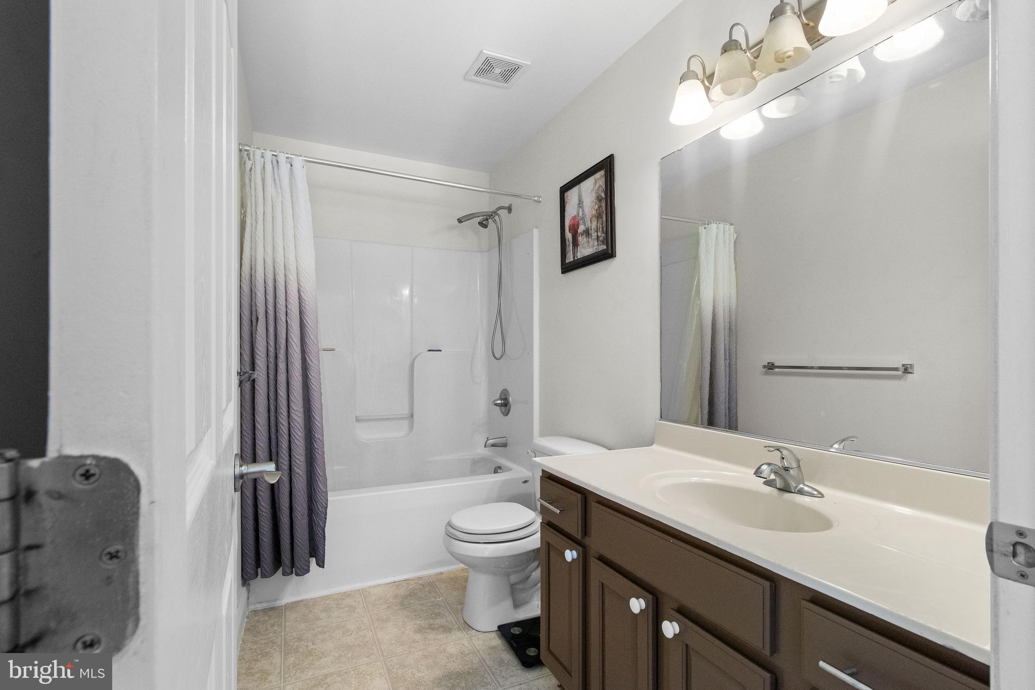 HERITAGE HILL - Residential