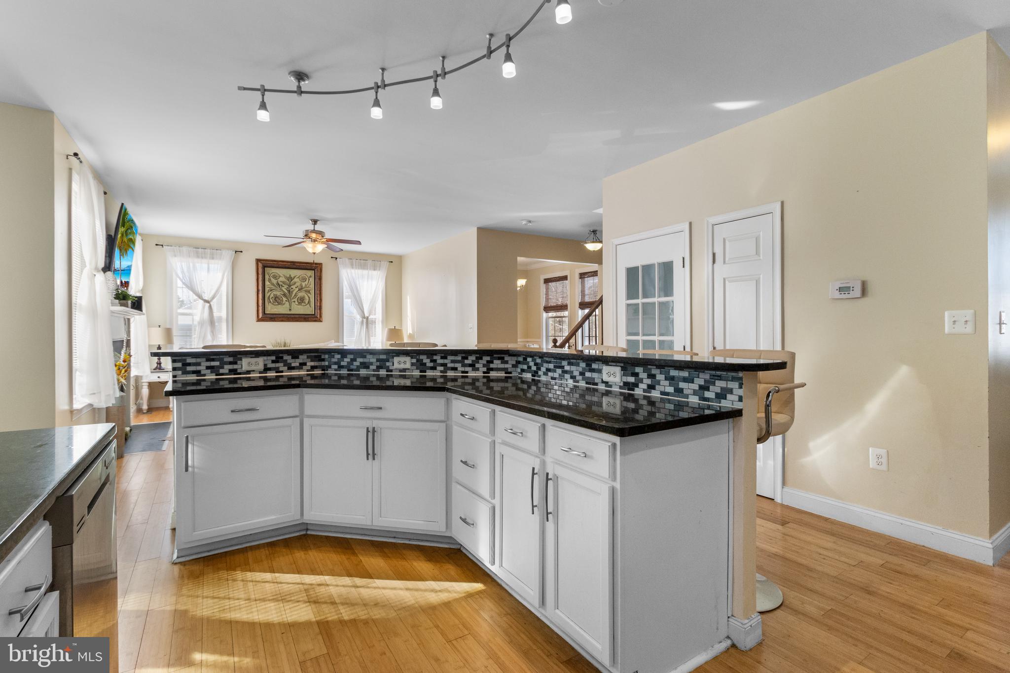 HERITAGE HILL - Residential