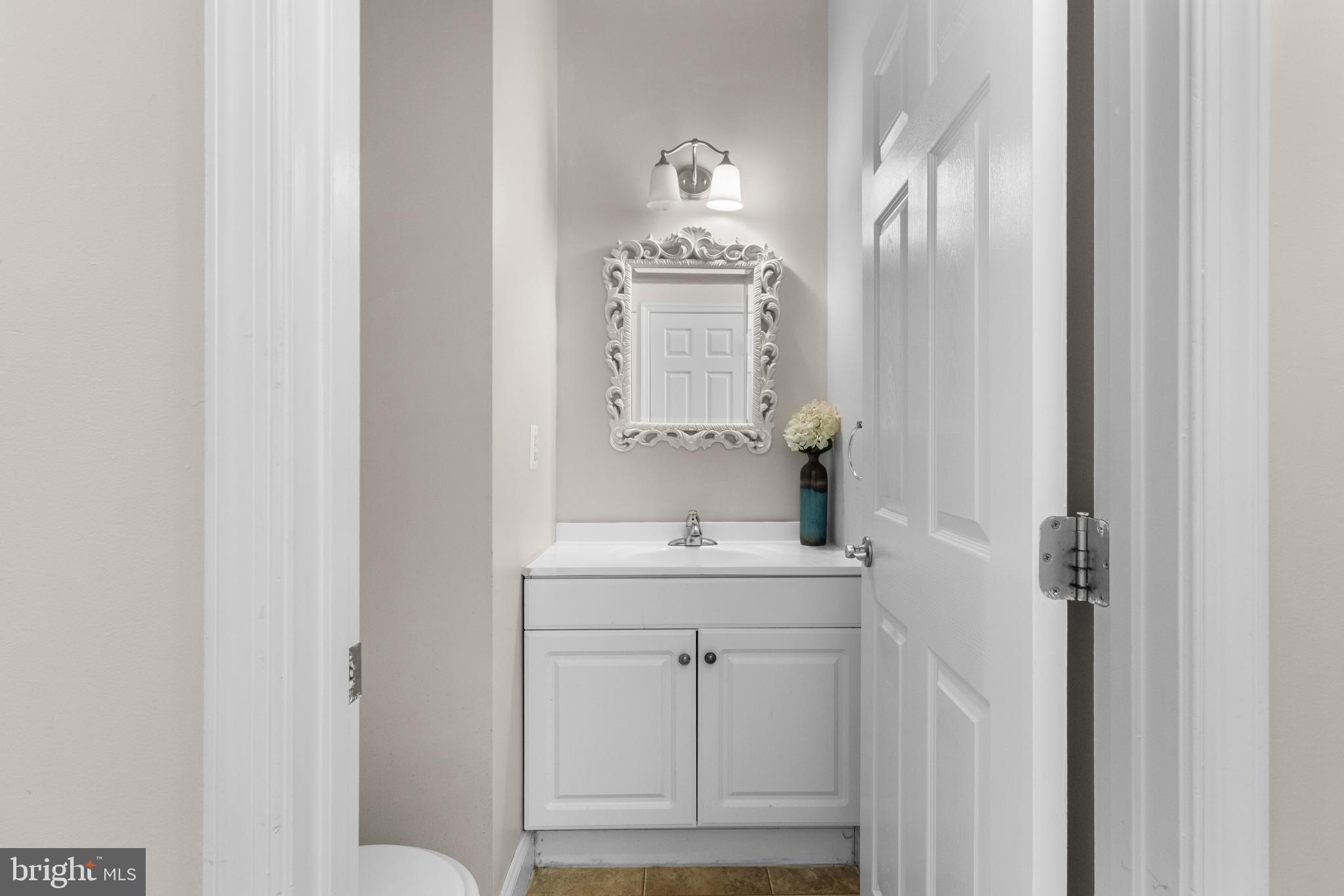 HERITAGE HILL - Residential