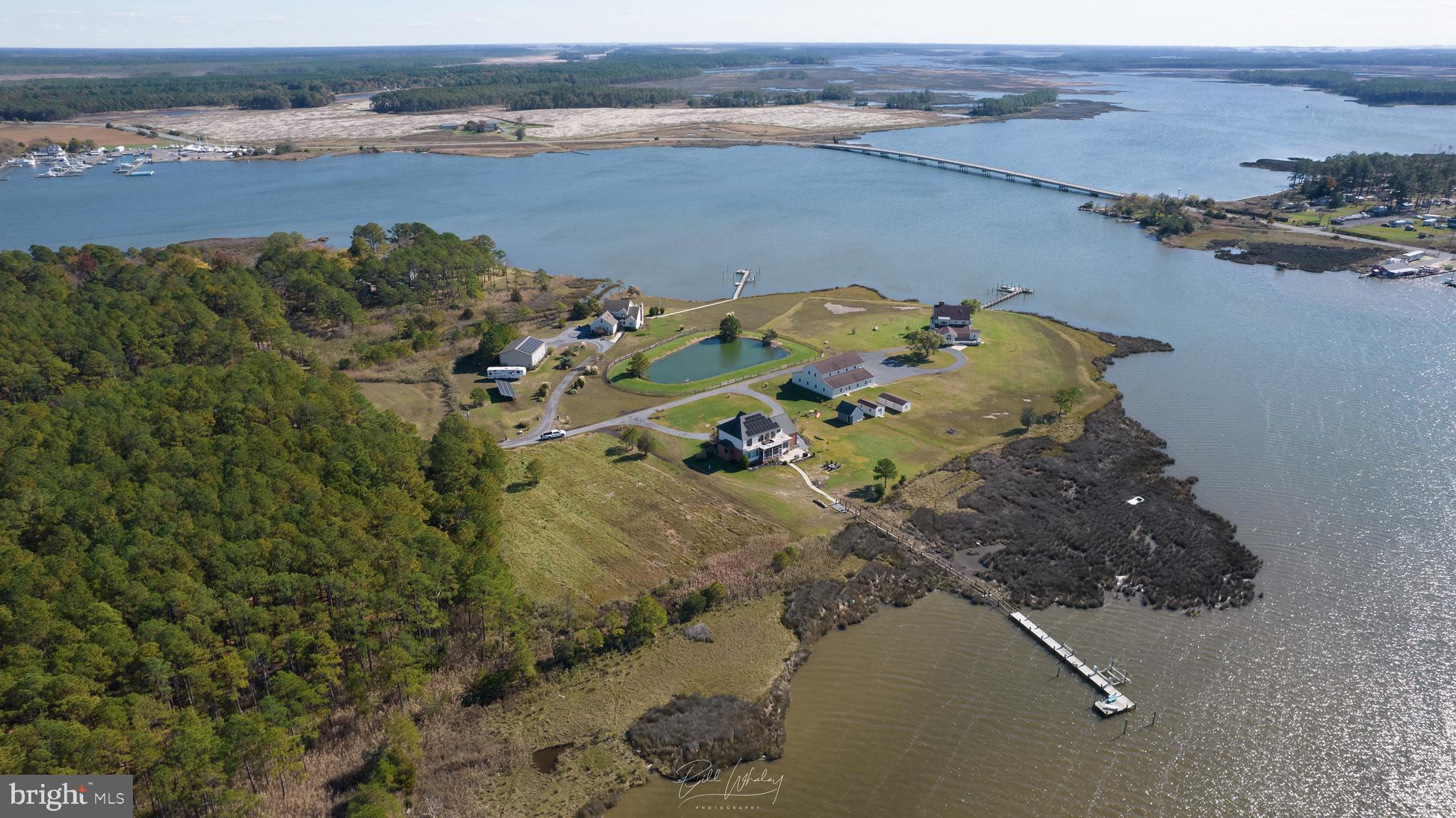 TAYLORS ISLAND - Land