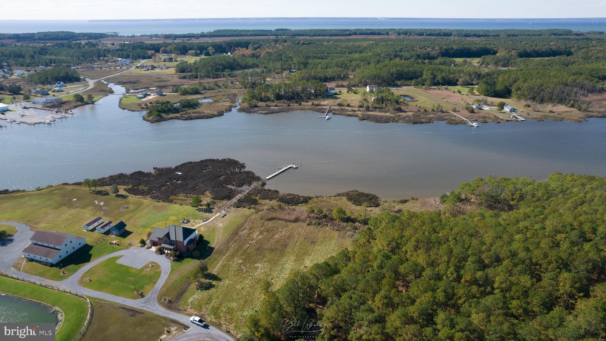 TAYLORS ISLAND - Land