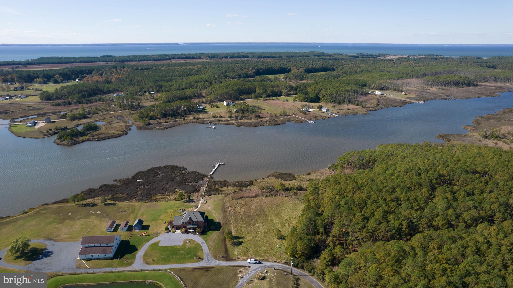 TAYLORS ISLAND - Land