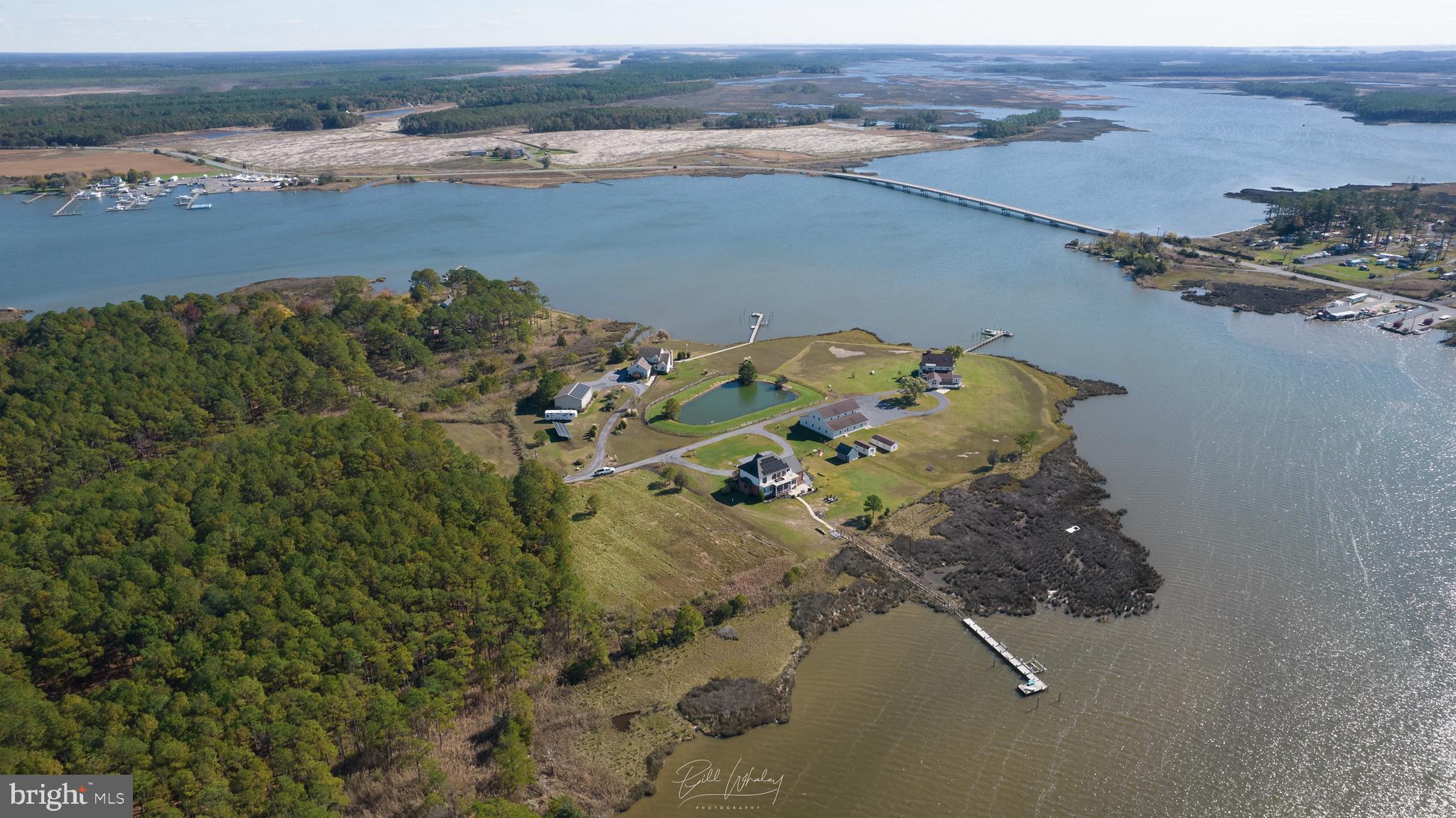 TAYLORS ISLAND - Land